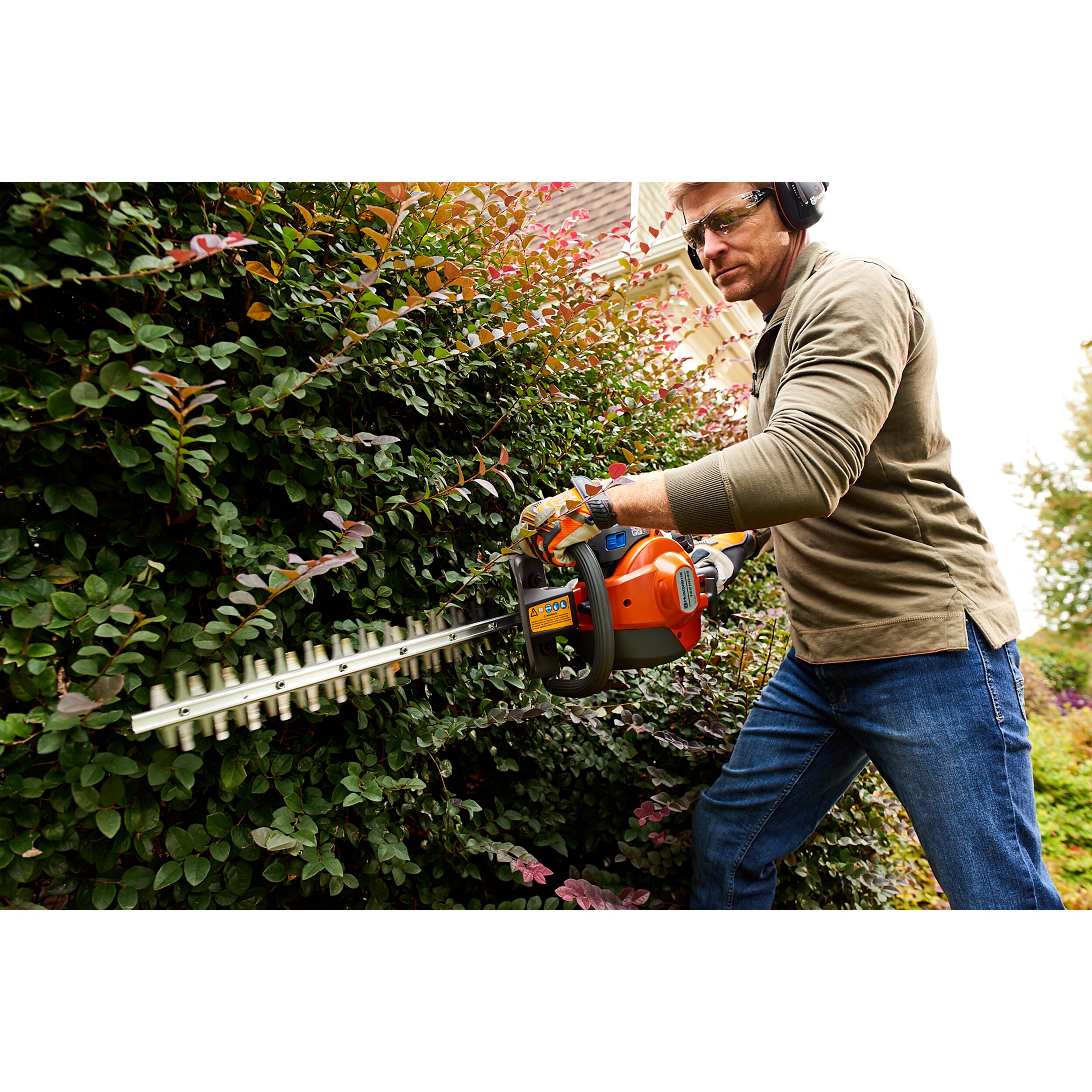 Husqvarna 122HD45 21-cc 2-cycle 18-in Gas Hedge Trimmer at