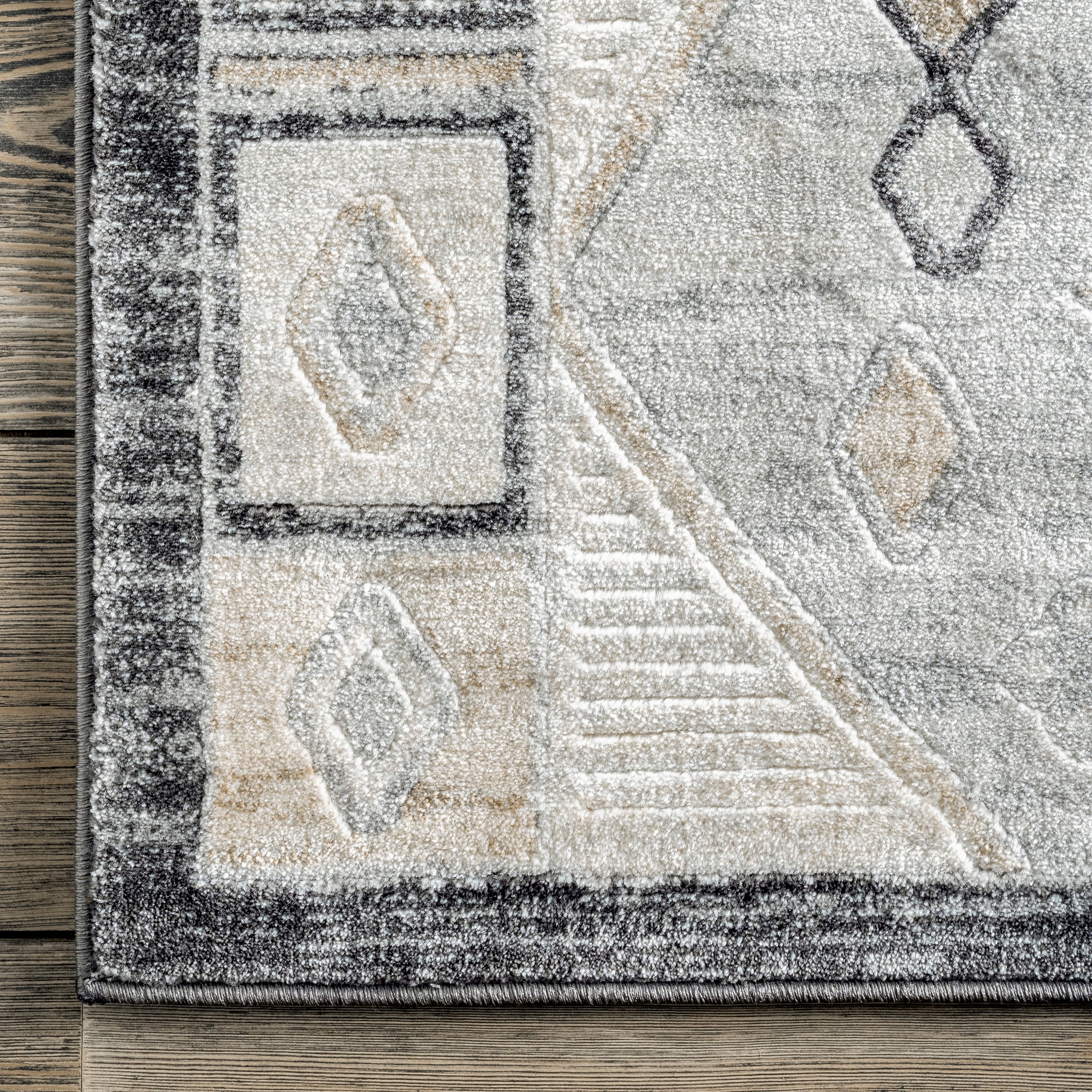 Hunter Ivory and Gray Synthetic Tribal Area Rug 2' x 3'