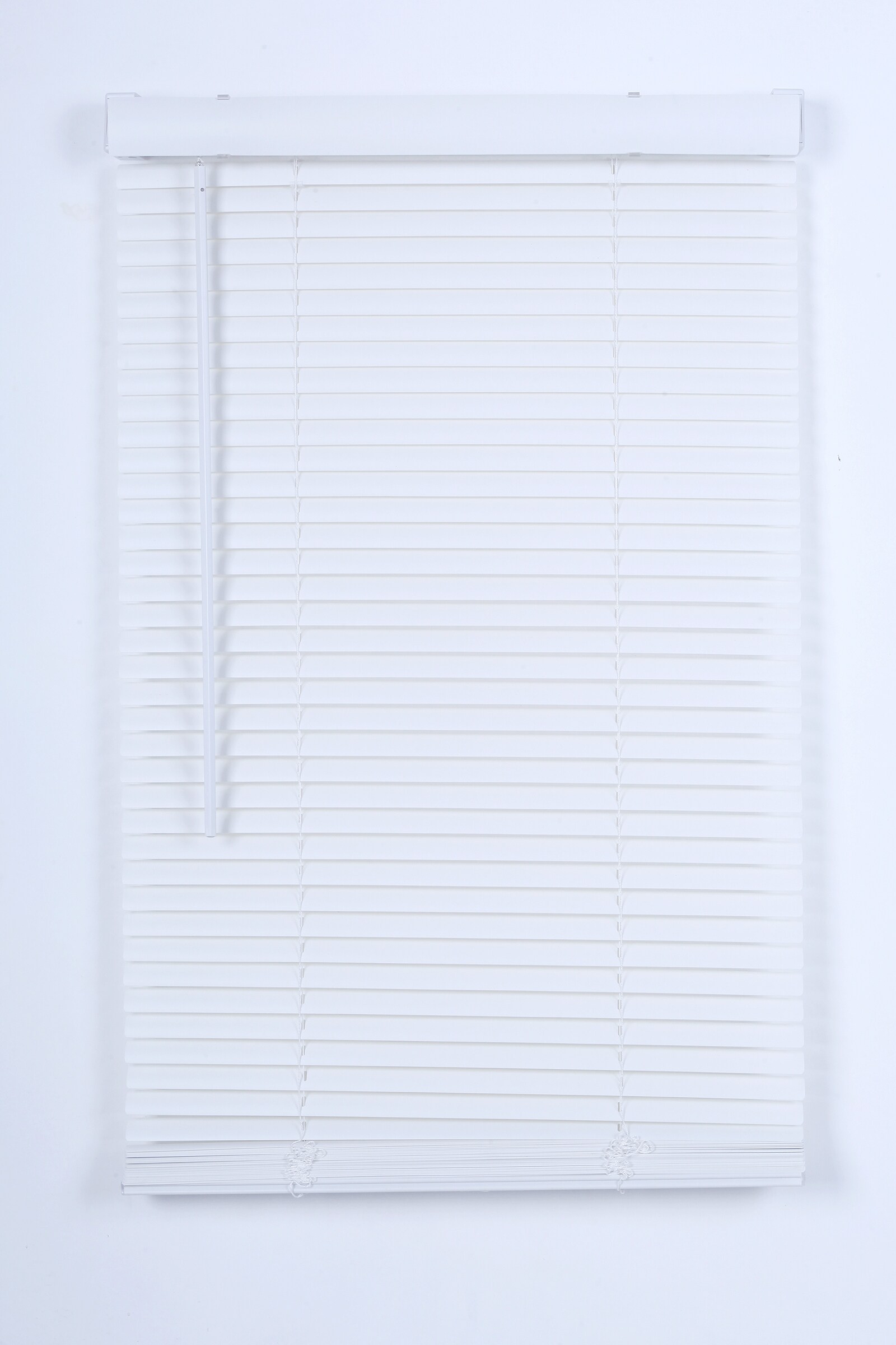 Project Source MF4364CWL 1-in Slat Width 43-in x 64-in Cordless White Vinyl Light Filtering Mini-blinds