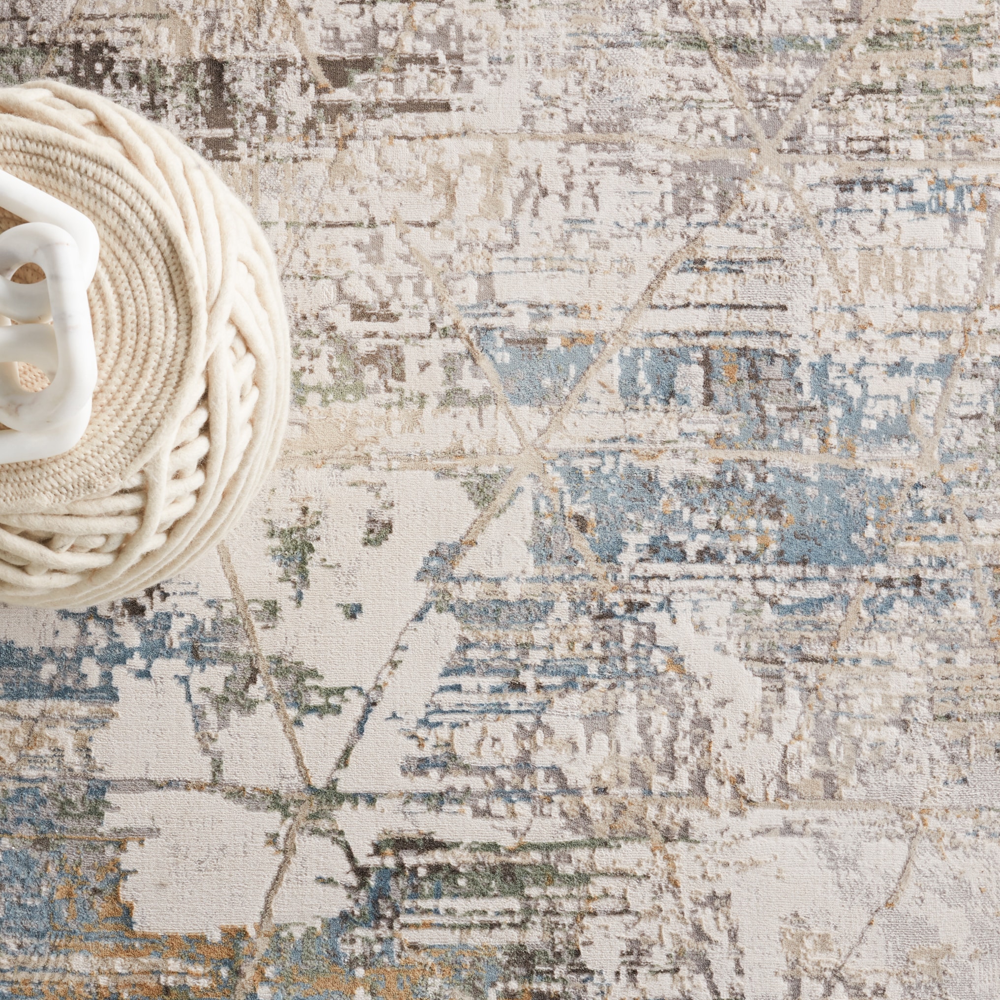 Melo Gray Trellis 6' x 9' Synthetic Reversible Area Rug