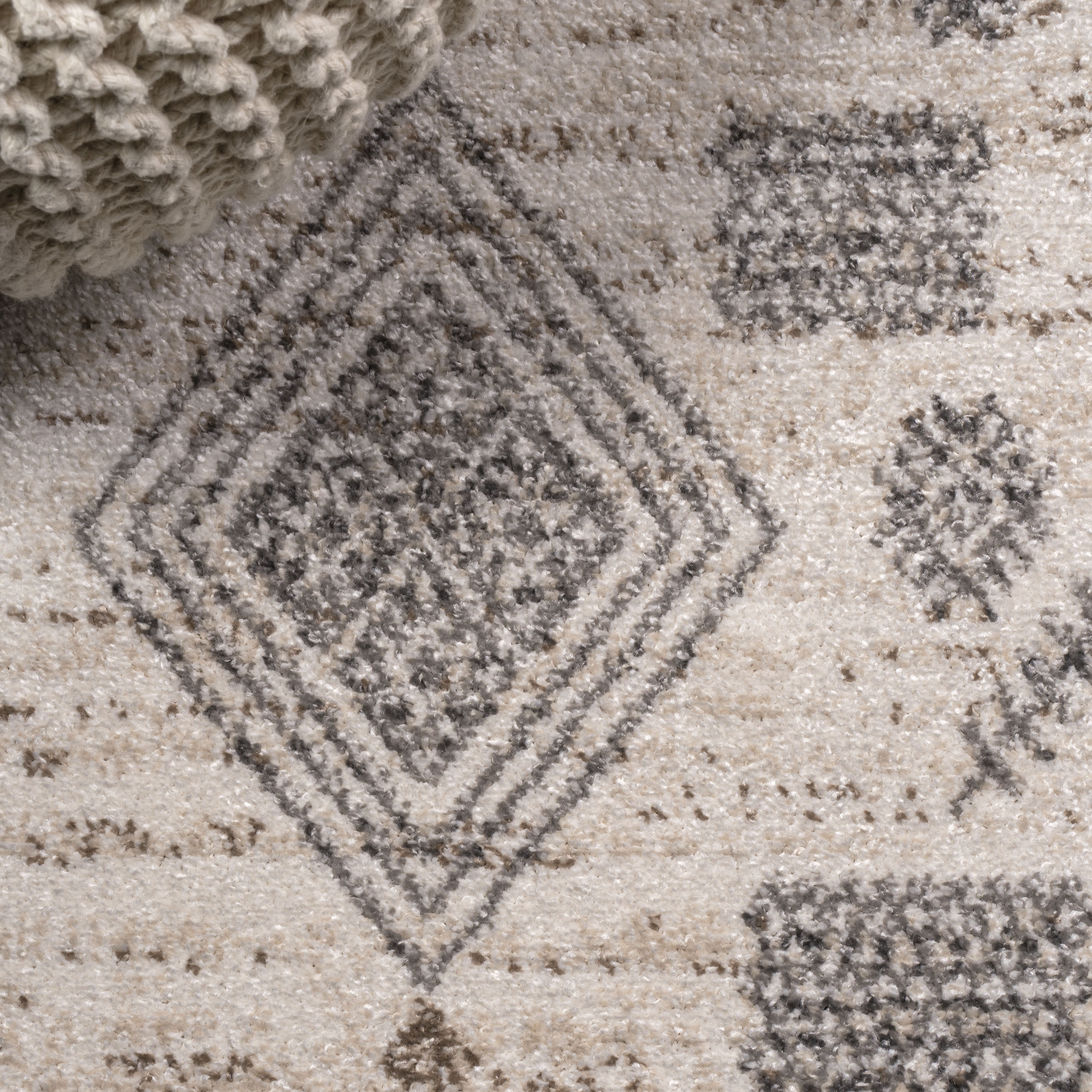 Gray Geometric Synthetic 2' x 10' Runner Rug