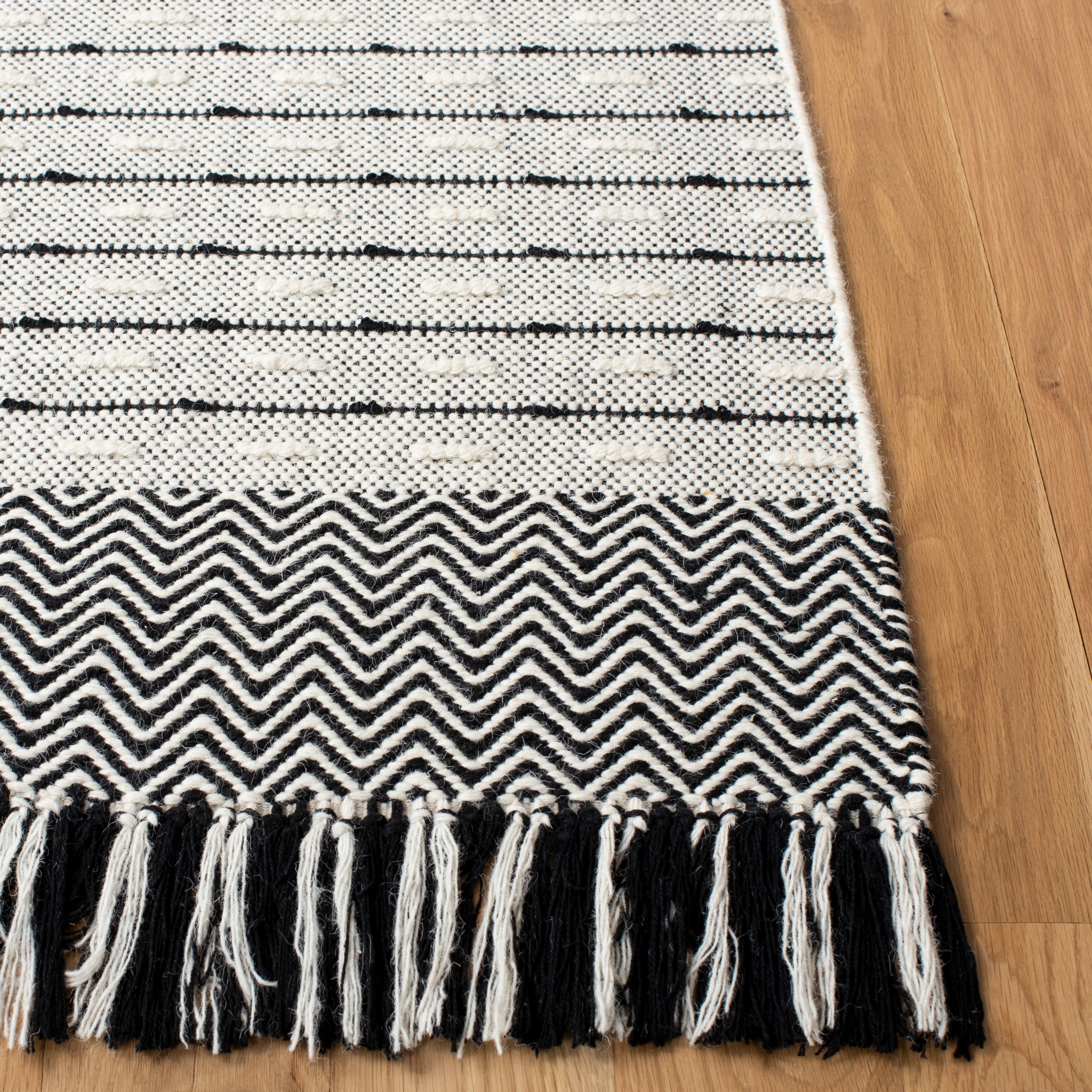 Ivory and Black Handwoven Wool Cotton Area Rug 3' x 5'