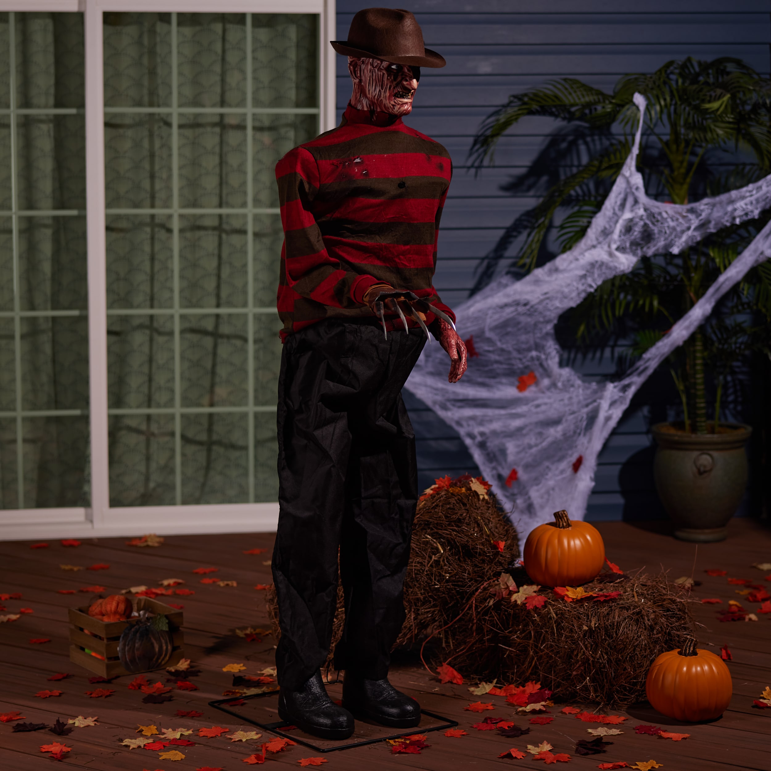 Warner Brothers 6-ft Animatronic A Nightmare on Elm Street Freddy
