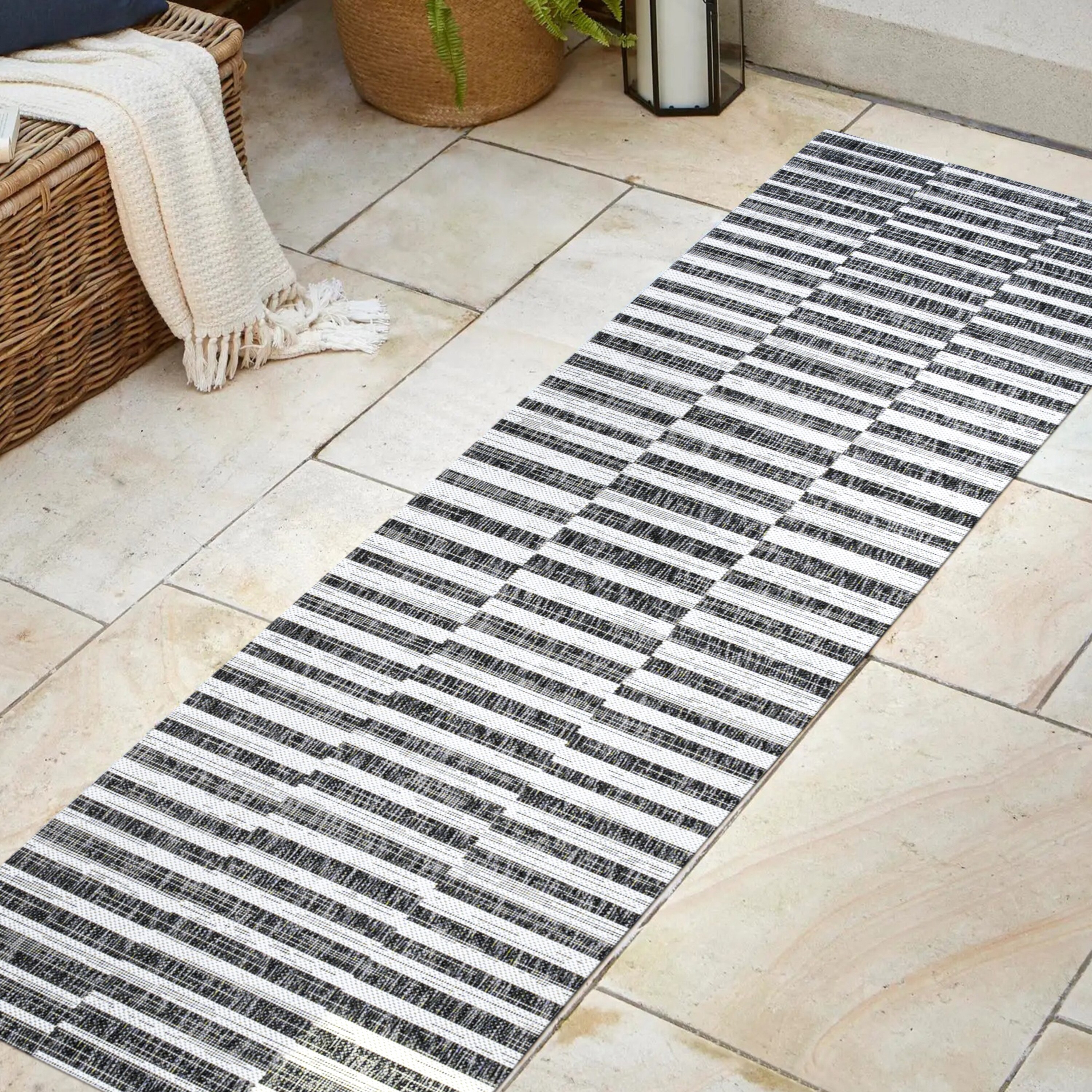 Sukie Soft Low Pile Ivory/Black Stripe Synthetic Area Rug - 2x10