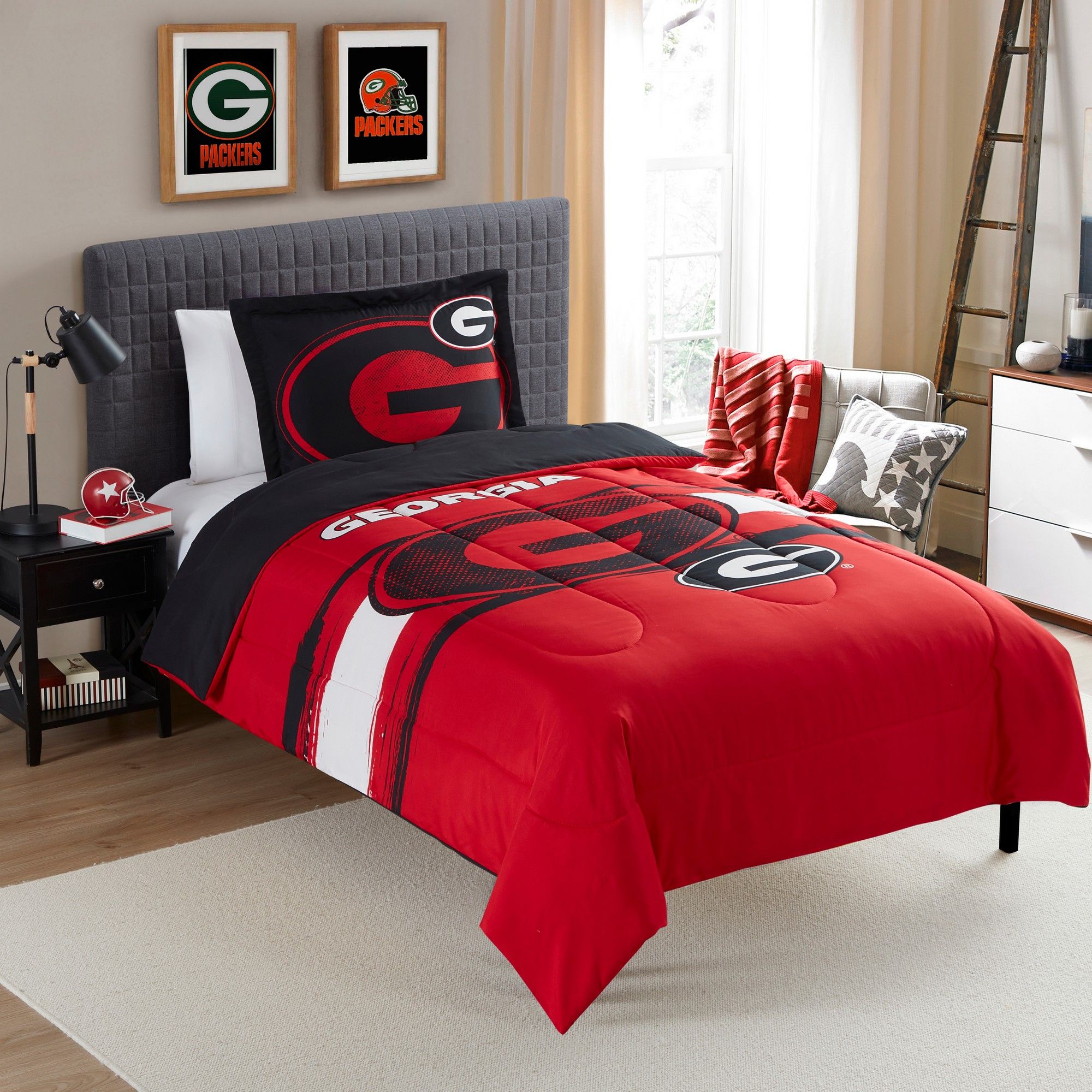 Sweet Home Collection NCAA Georgia Bulldogs Officially Licensed Comforter and Pillow Sham Set Twin and Twin XL