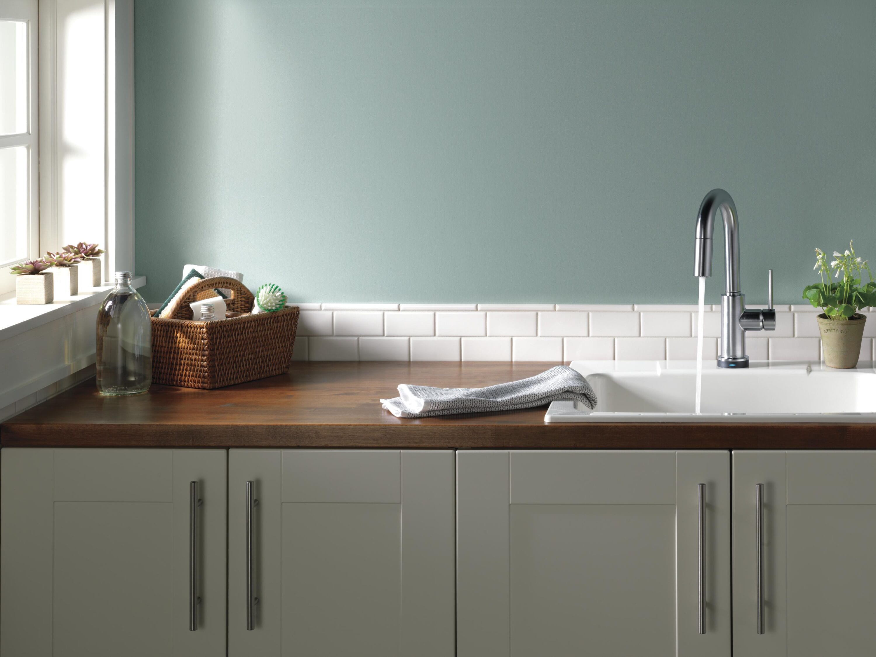 Stainless Steel Modern Pull-Down Kitchen Faucet with Touch Technology