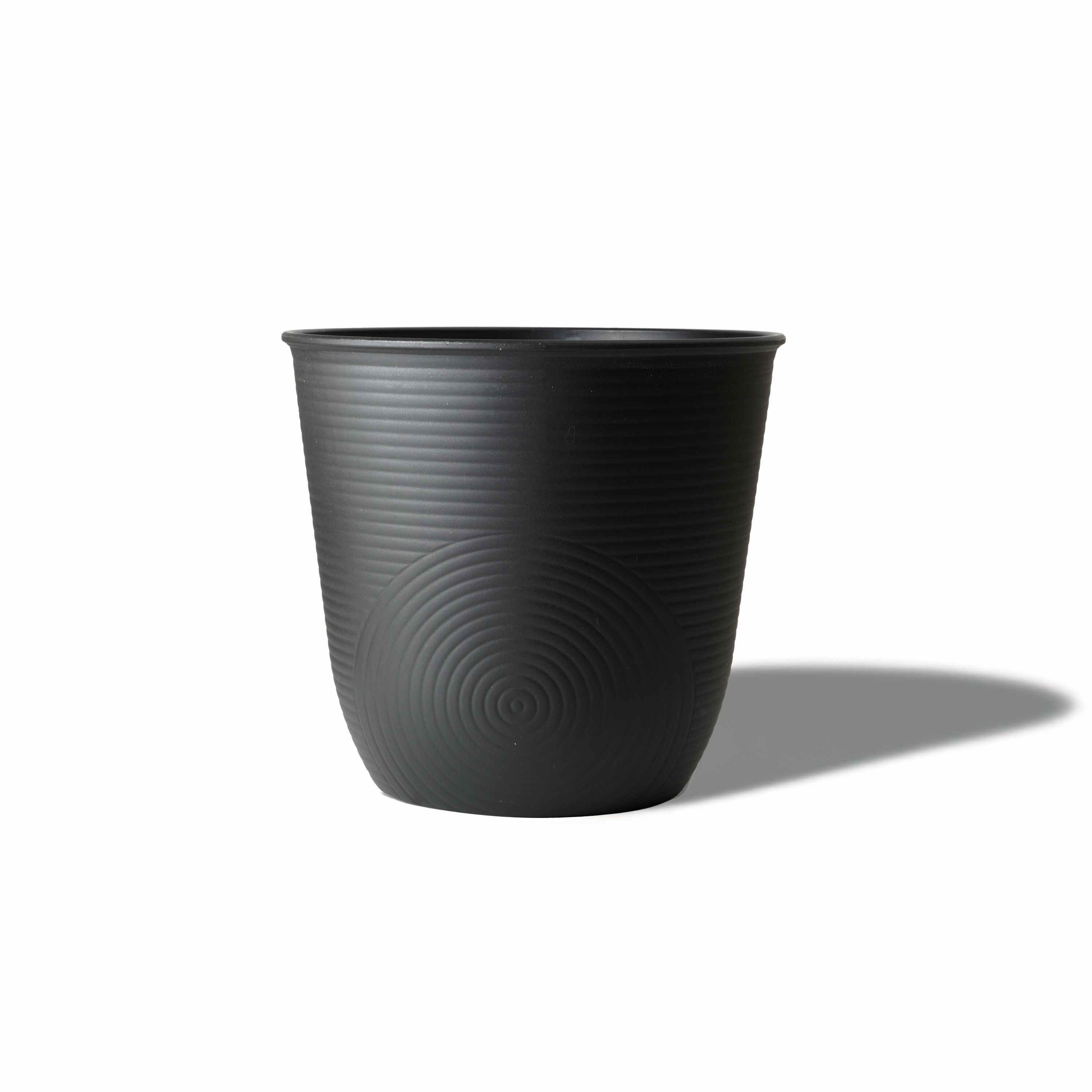 Style Selections RT1959H-BLACK Round 12.0-in W Small Black Recycled plastic Indoor/Outdoor Planter