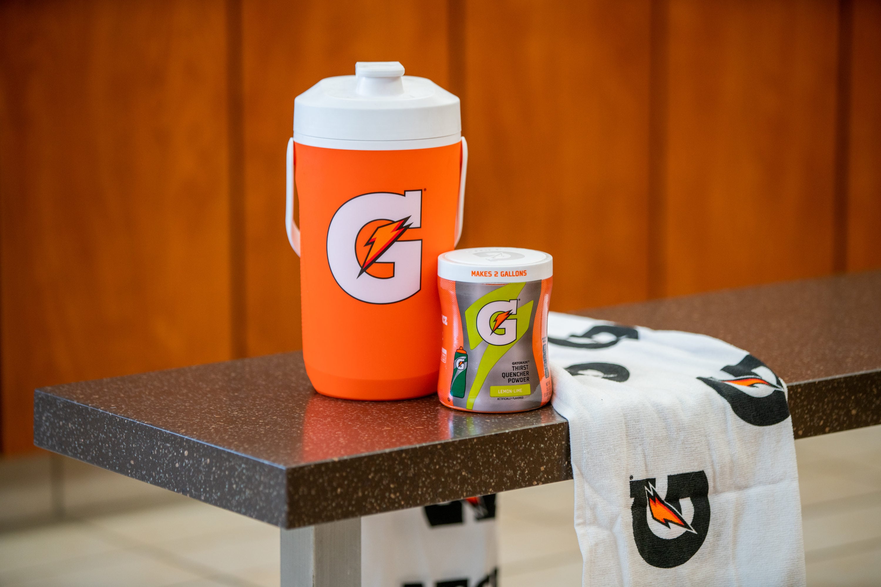 GATORADE 64 oz Cooler Water Bottle Jug White Orange Handle NEW 52000047097