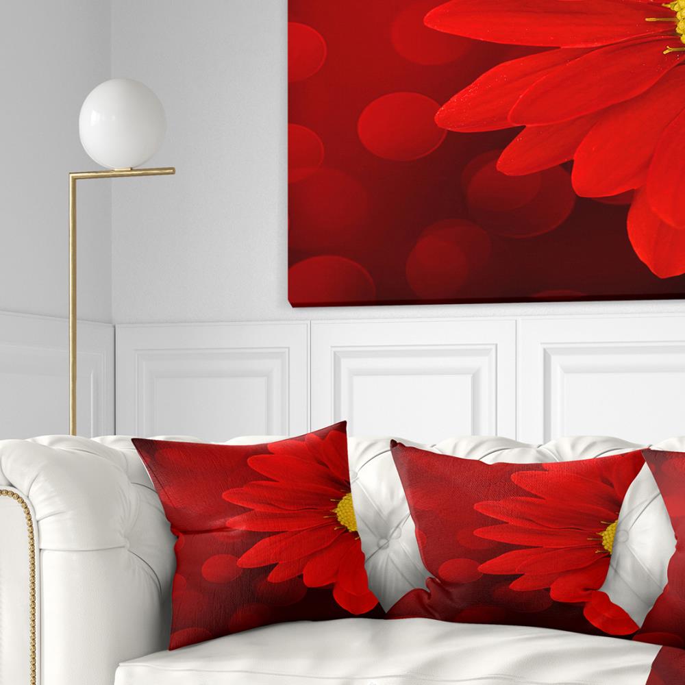 Designart CU14132-16-16 16-in x 16-in Red Indoor Decorative Pillow
