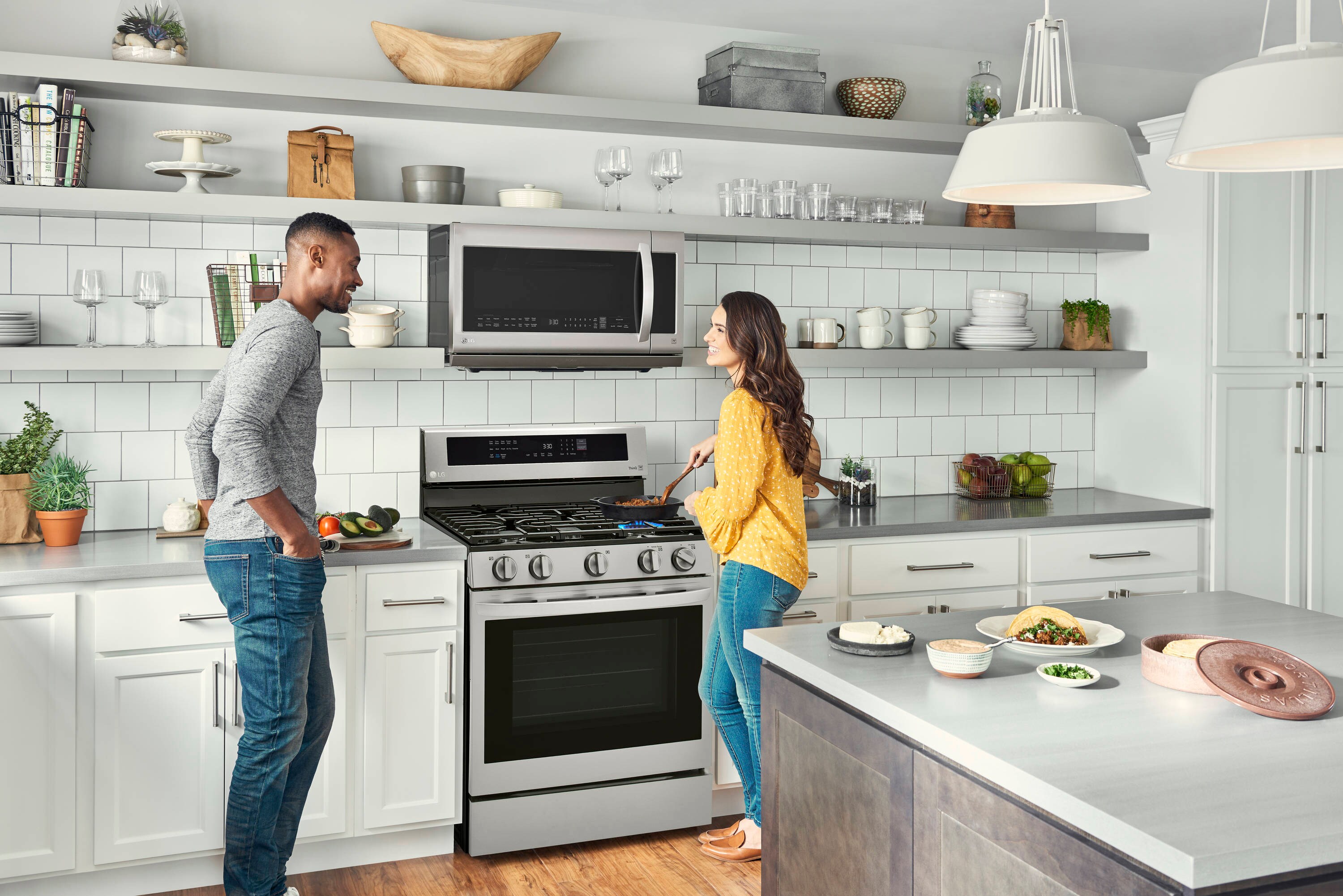 LRGL5825F by LG - 5.8 cu ft. Smart Wi-Fi Enabled True Convection InstaView®  Gas Range with Air Fry