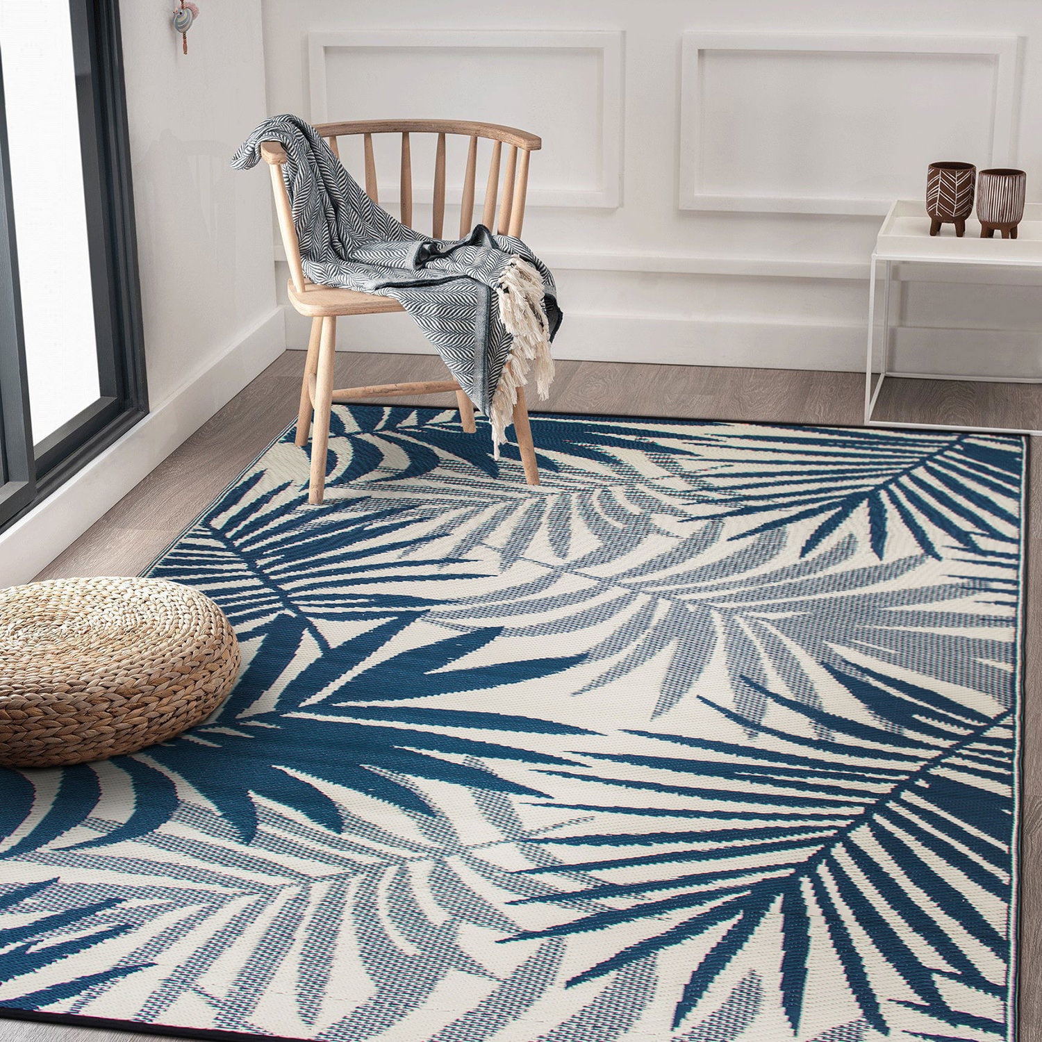 Blue Floral Reversible Synthetic 5' x 7' Indoor Outdoor Rug