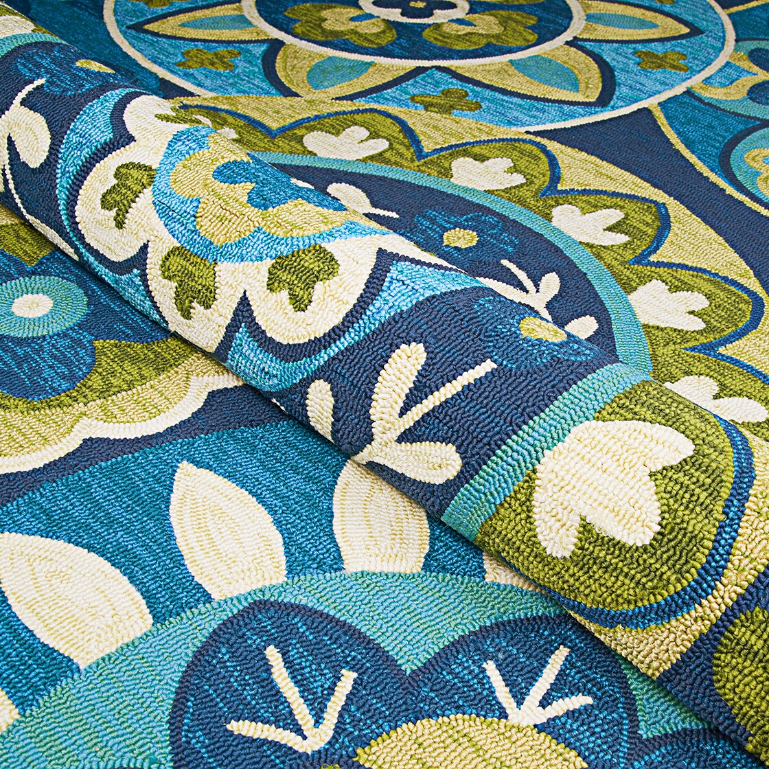 Handmade Blue Floral Synthetic Rectangular Rug, 5'6" x 8'