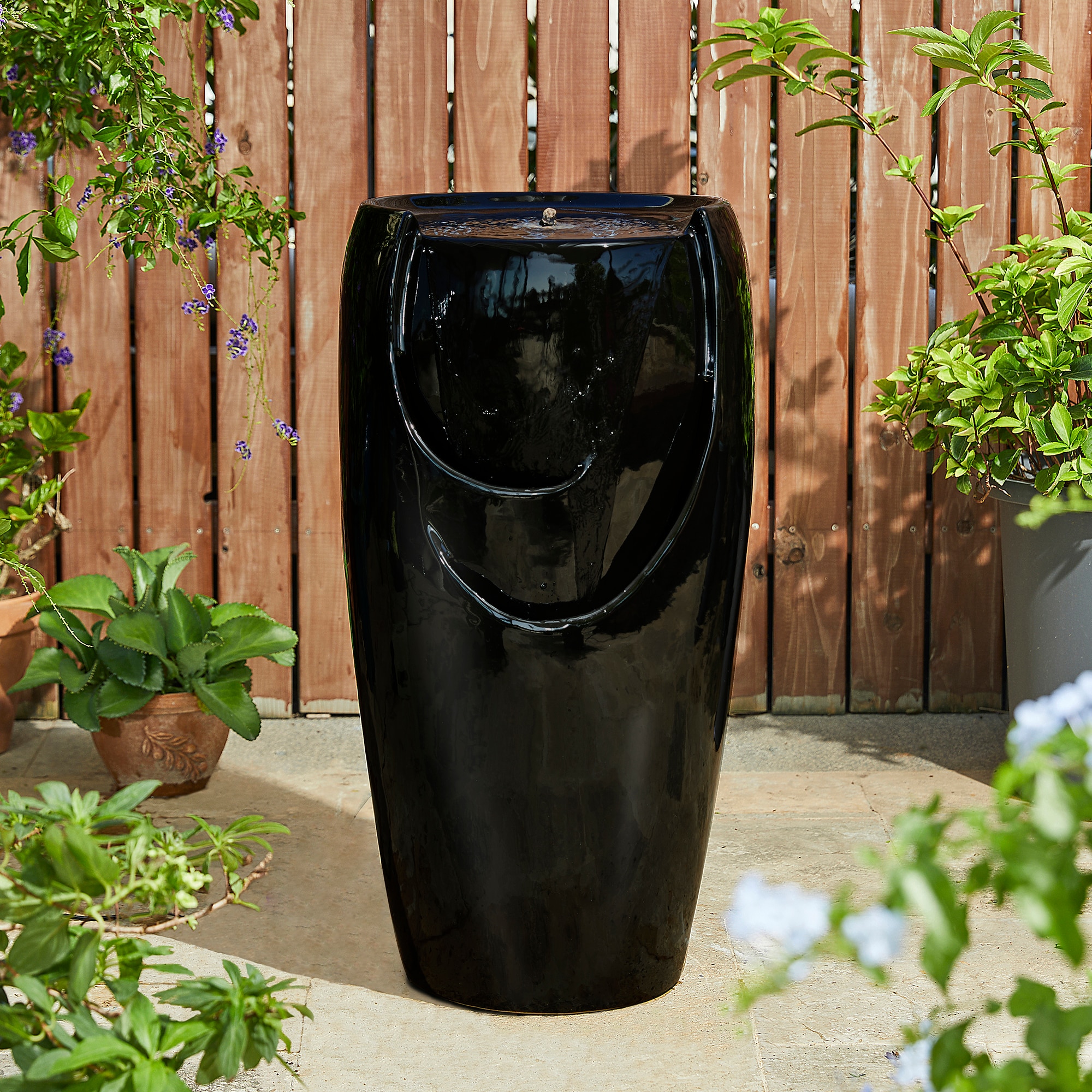 Glitzhome 2007300050 28.5-in H Ceramic Outdoor Fountain Statue Pump Included