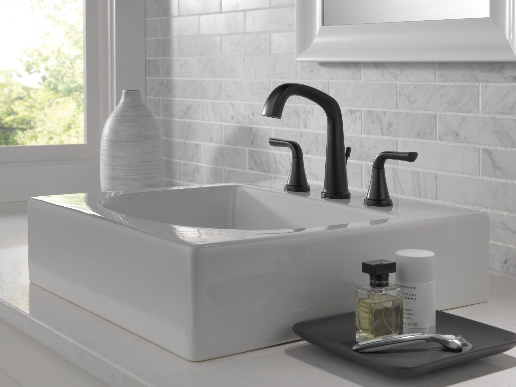 Delta Larkin Matte Black Widespread 2-handle WaterSense Bathroom