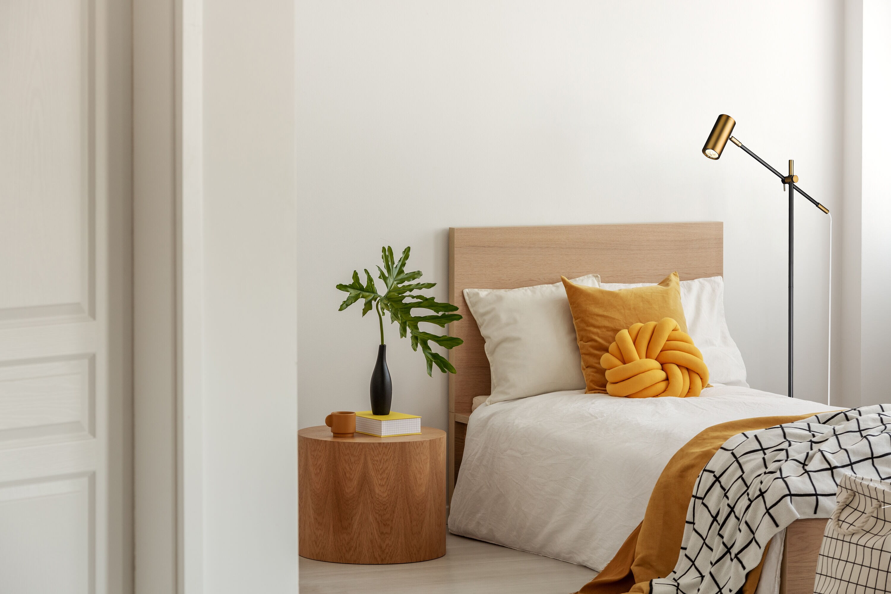 Z-Lite 814FL-MB-OBR floorlamps - View #3