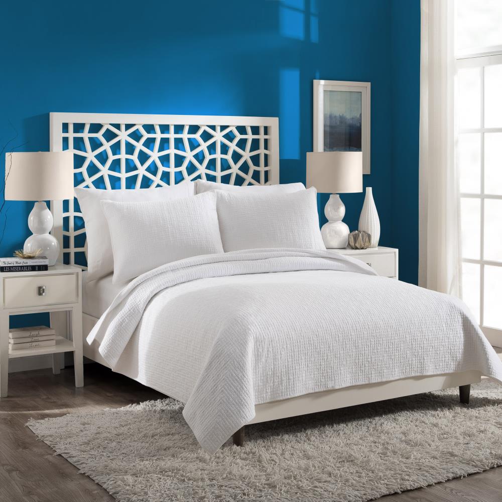 Ayesha Curry A015518WHNDE Labyrinth (White) White Solid Reversible Full/Queen Quilt (Cotton with Cotton Fill)
