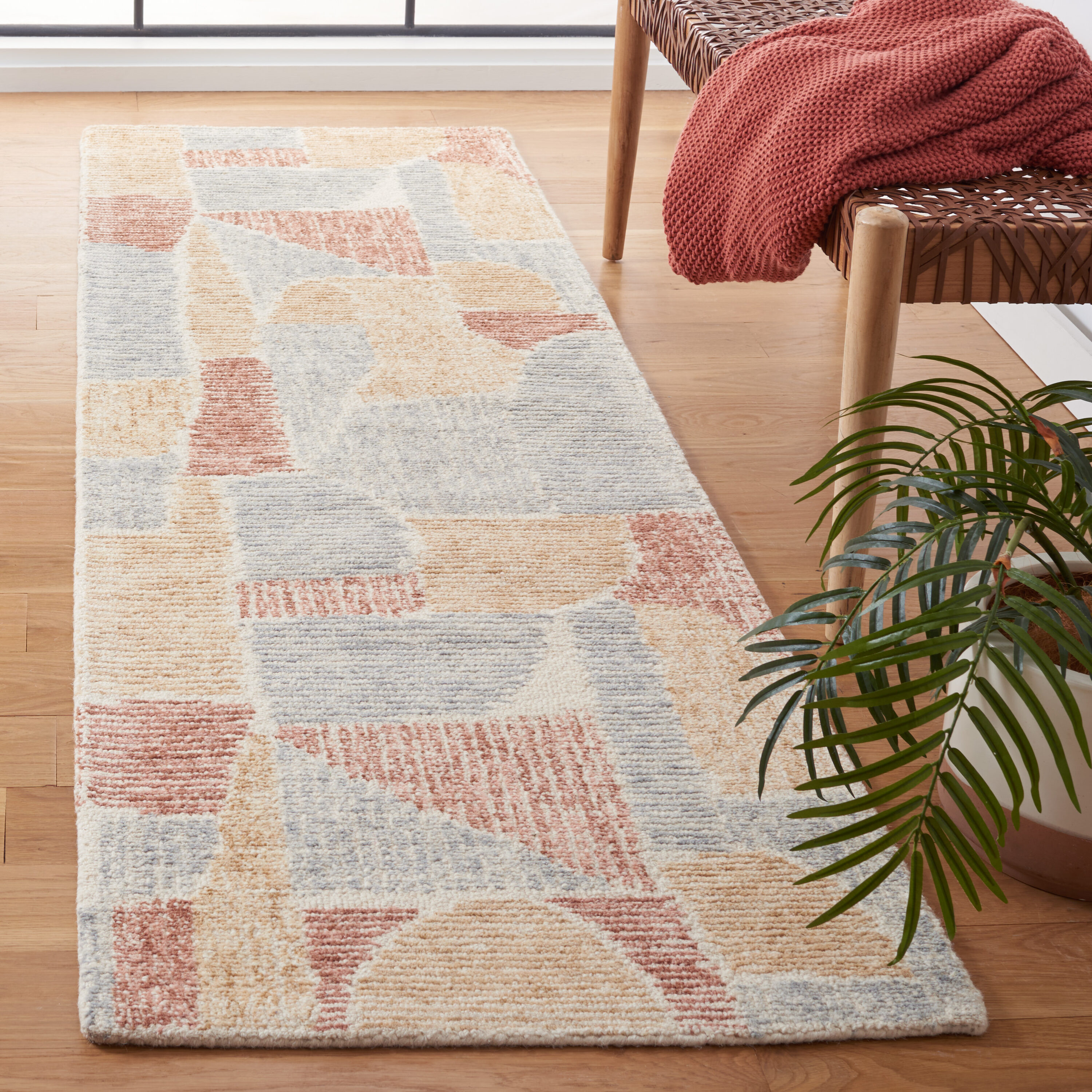  Metro 475 Taupe/Gray Contemporary 2Ft-3In x 8Ft Runner Rug
