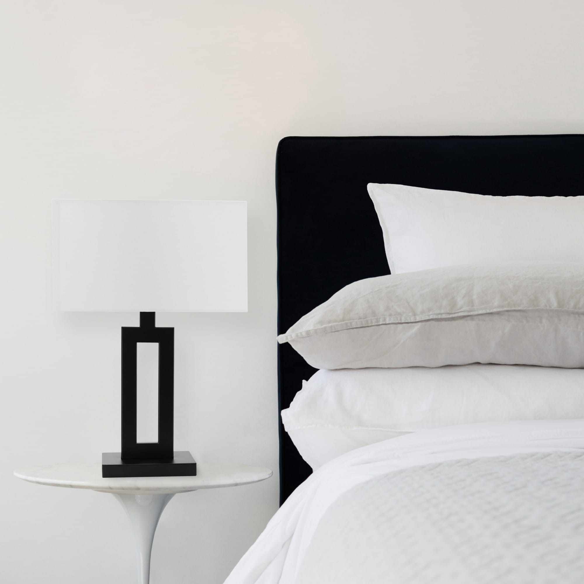 Globe Electric 67045 20.0-in Matte Black Rotary socket Table Lamp with Linen Shade
