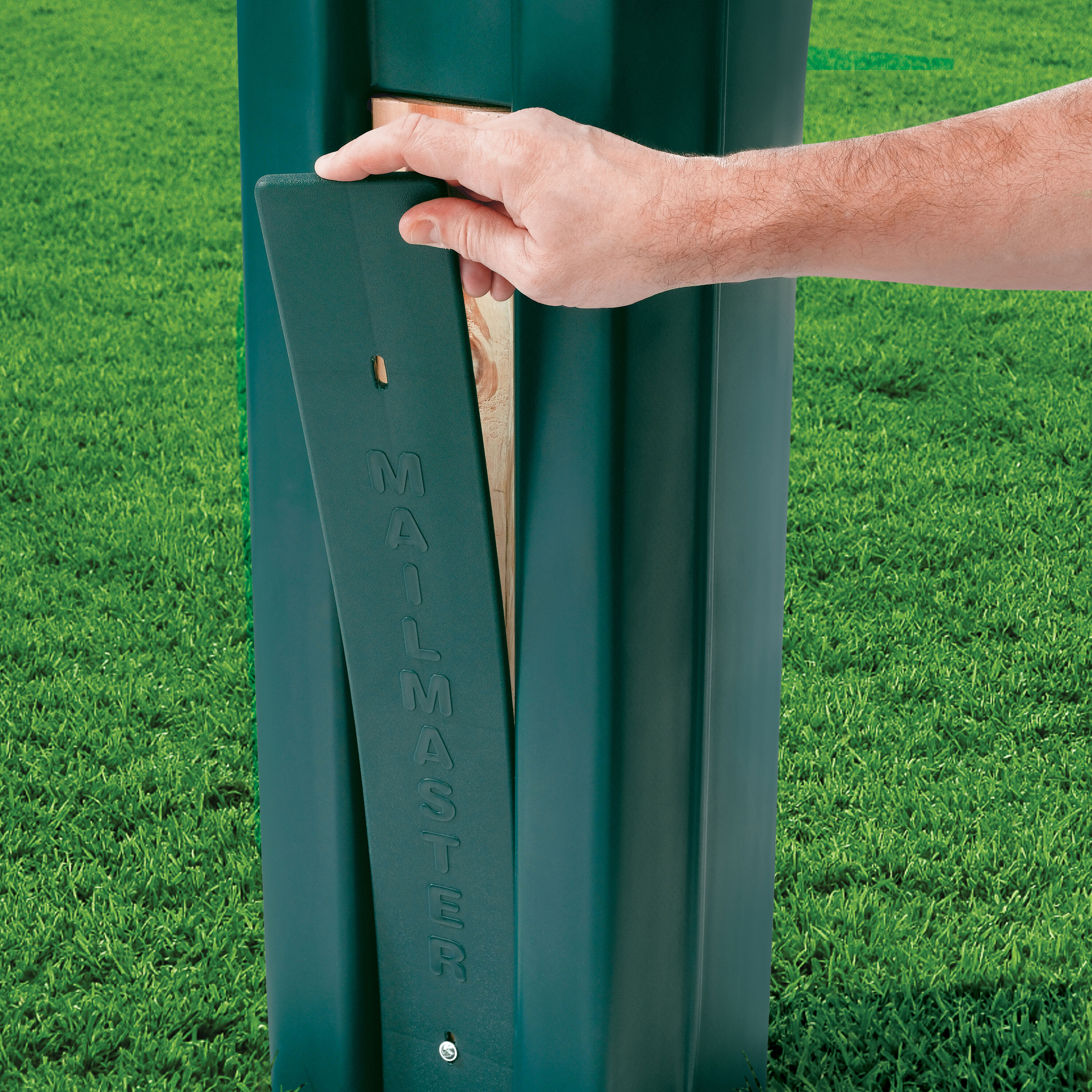 Step 2 MailMaster Post Mount Green Plastic Small Mailbox in the ...