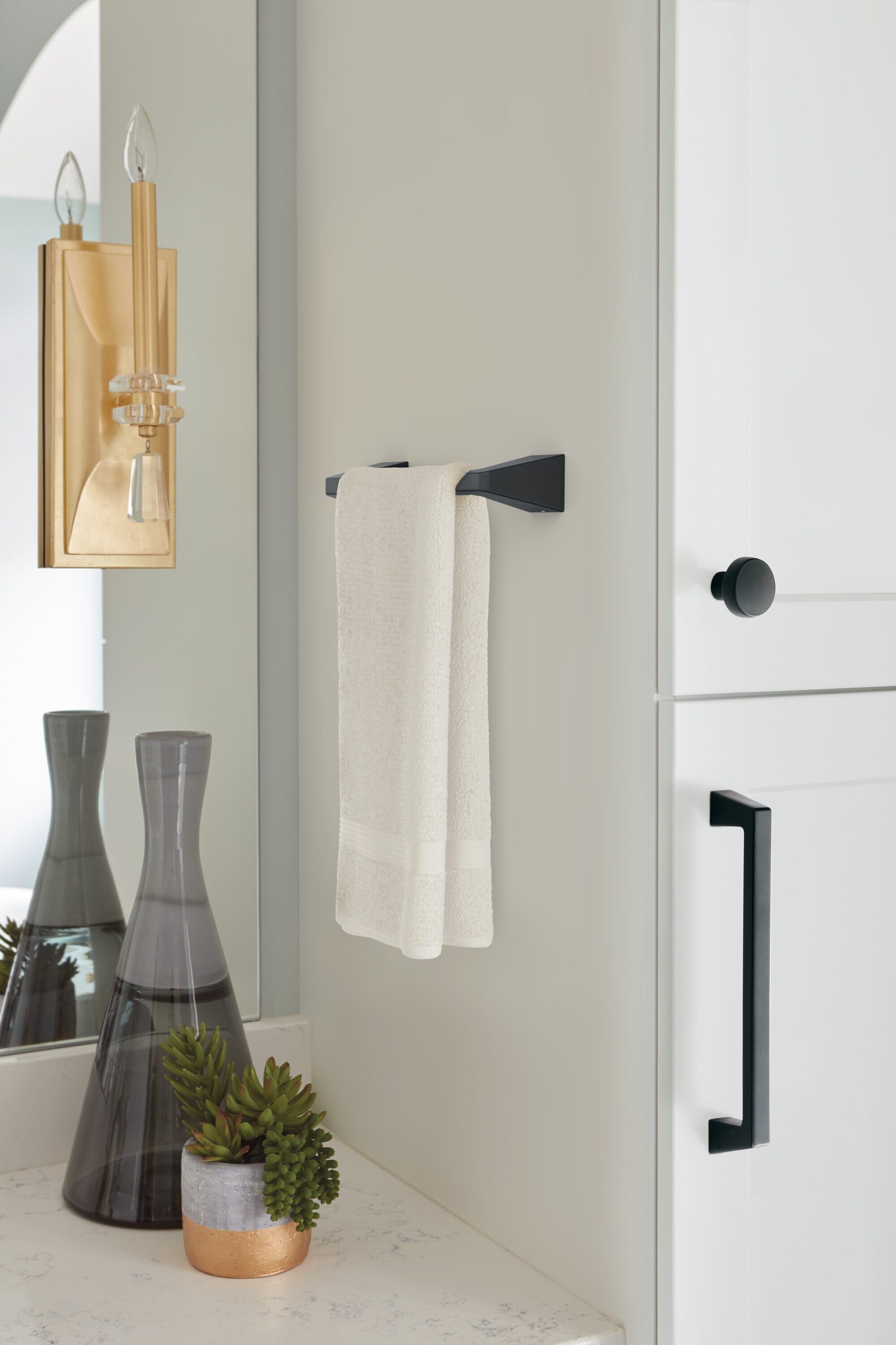 Matte Black Geometric Wall Mounted Towel Bar