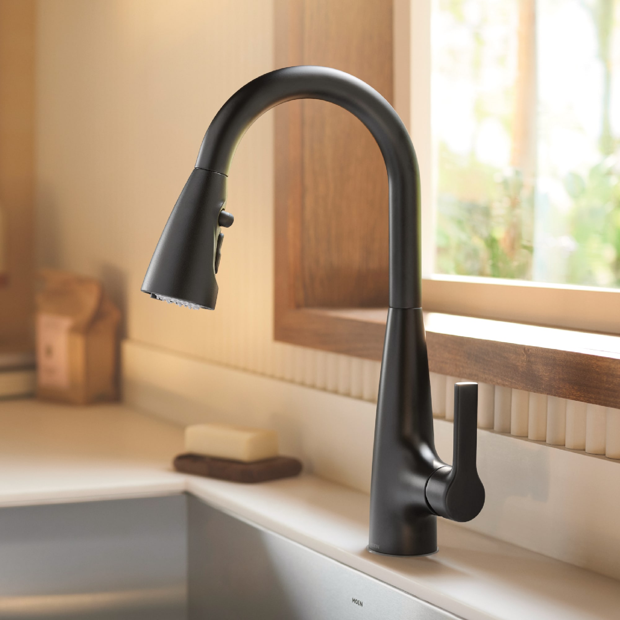 Moen F87627BL Haelyn Matte Black Single Handle Deck-mount Filtered Pull-down Kitchen Faucet with Sprayer ( Deck Plate Included )