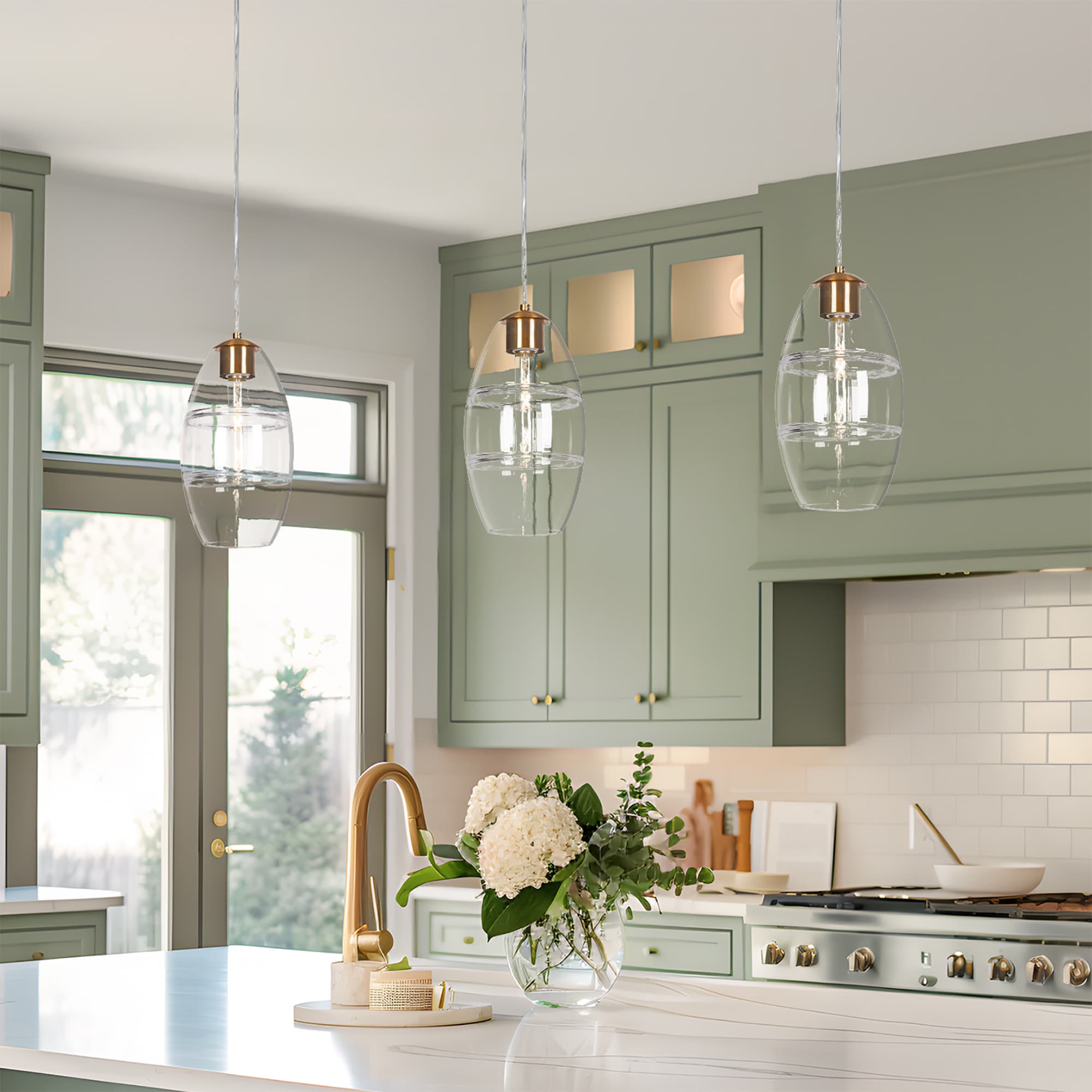 LNC LN6BNNU5312P9C Celery 6.7-in 1 -Light Polished Gold and Clear Glass Modern/contemporary Clear glass Cylinder Mini Hanging Pendant light