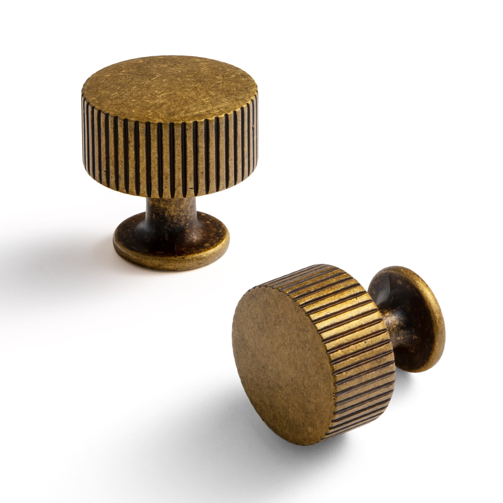 Miaokesen 9596GT-DADK 1-3/10-in Antique Brass Mushroom Classic Cabinet Knob 6 -Pack