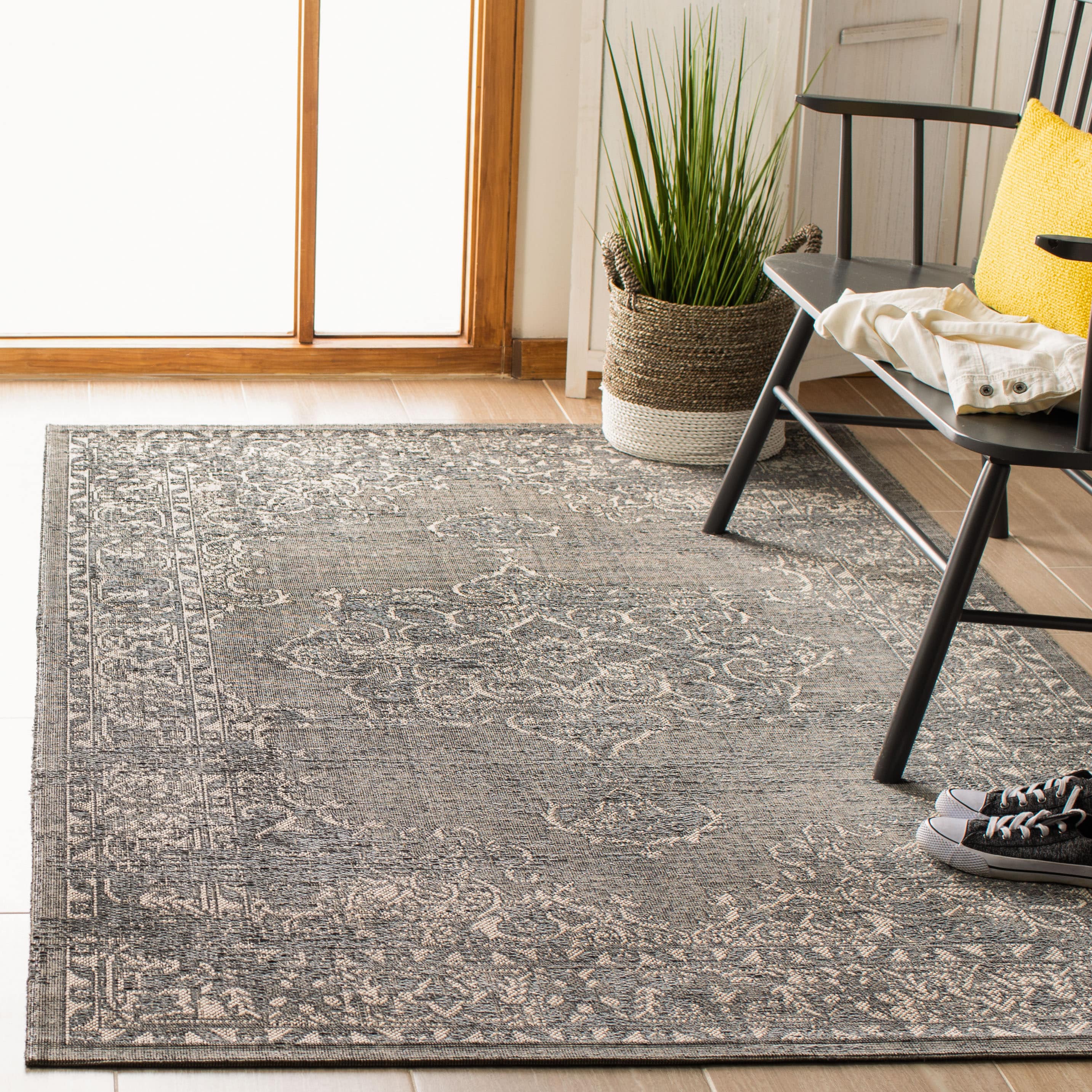 Safavieh PAL124-78124-4 Palazzo Siena 4 x 6 (ft) Loomed Synthetic Light Gray/Anthracite Rectangular Indoor Distressed/Overdyed Vintage Area rug