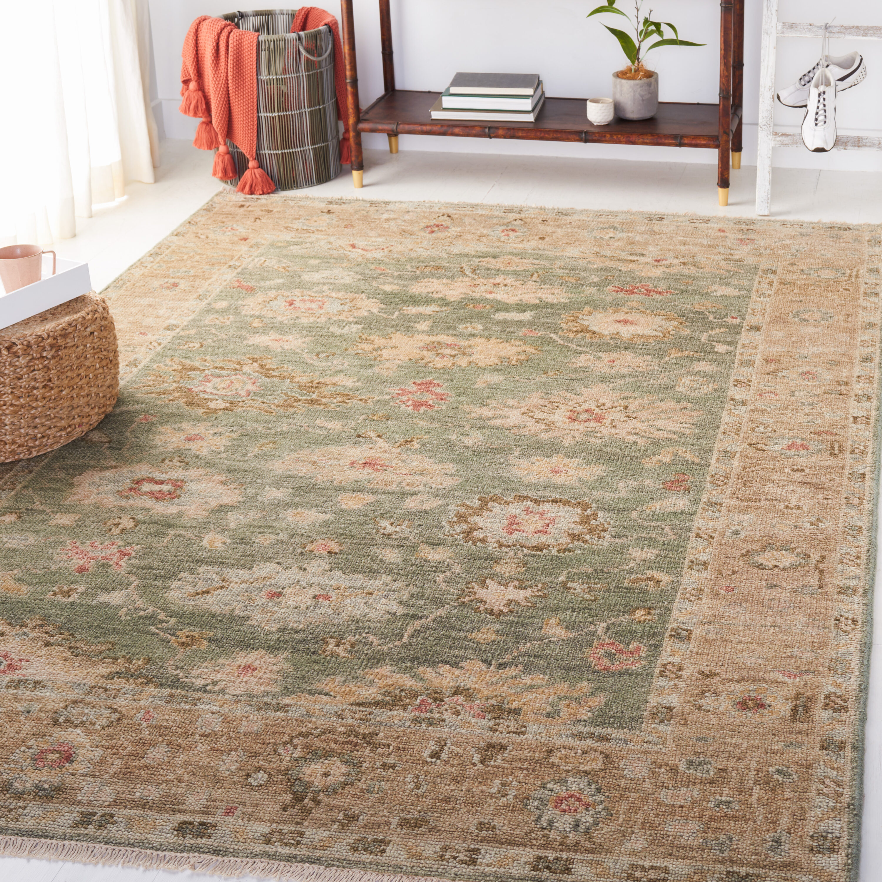  Samarkand 160 Sage/Taupe Traditional 6ft x 9ft Medium Rectangle Rug