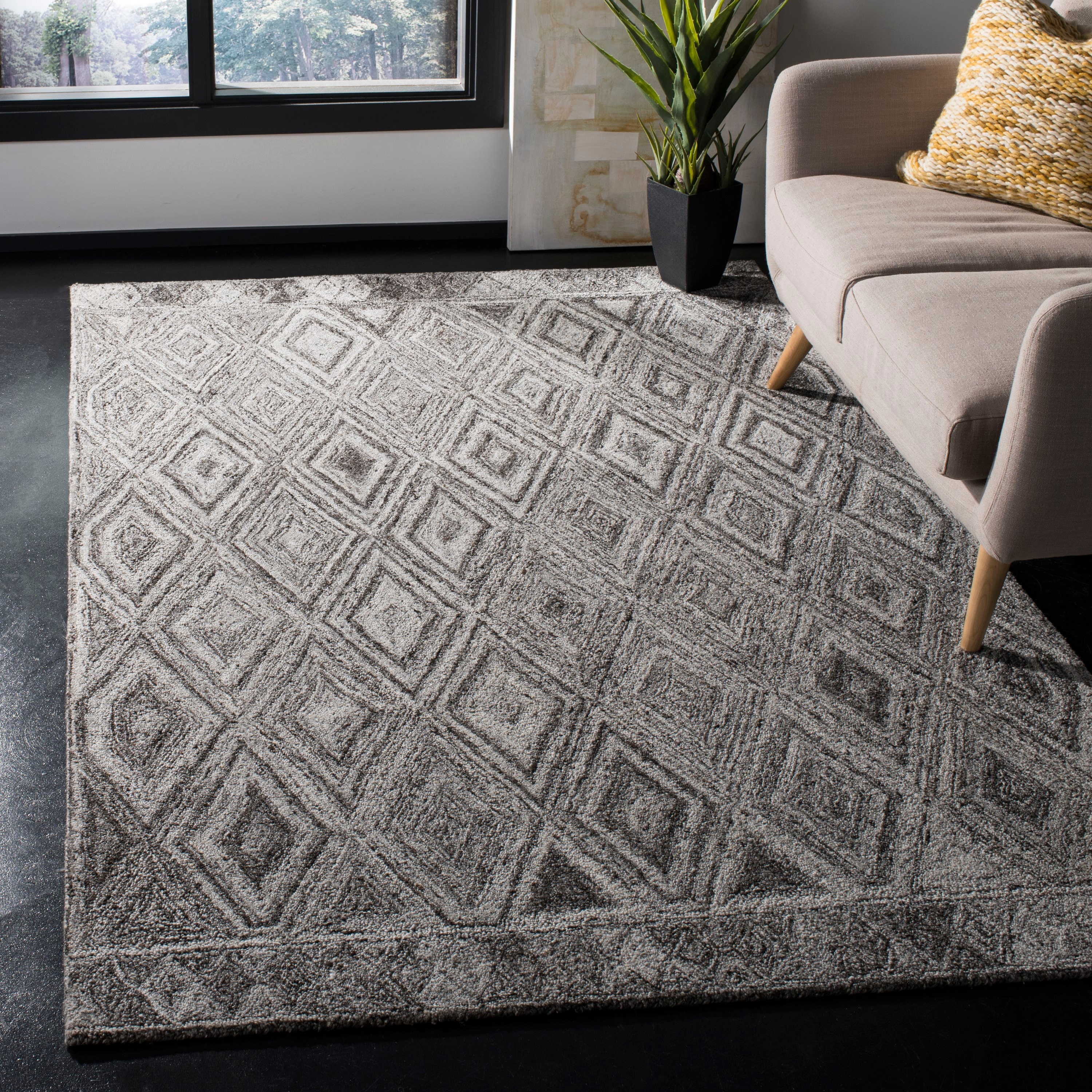 Grey and Black Diamond Pattern Hand-Tufted Wool Runner Rug