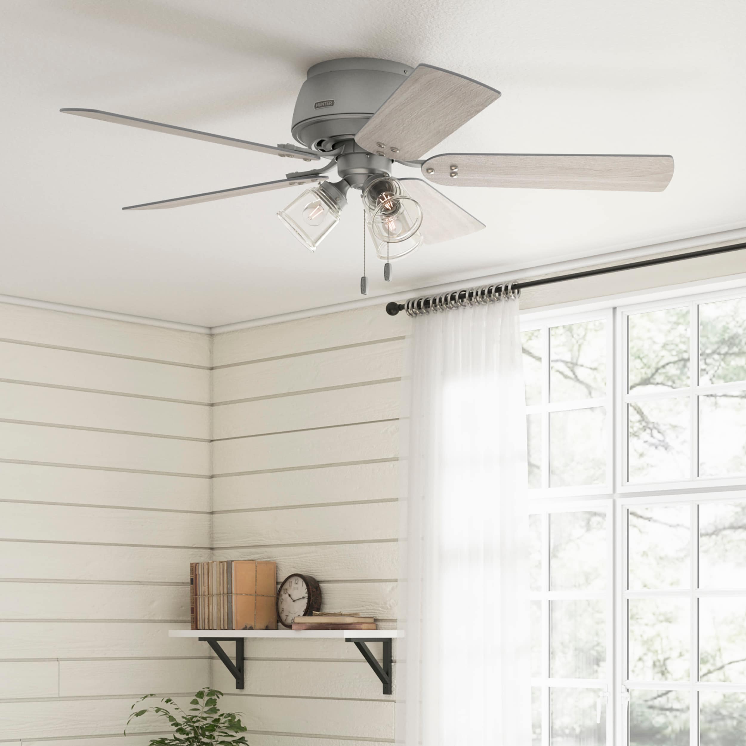 Hunter 52380 Shady Grove 52-in Flush Mount Matte Silver with Light Gray Oak Blades Ceiling Fan With Light ( 5 -Blade )
