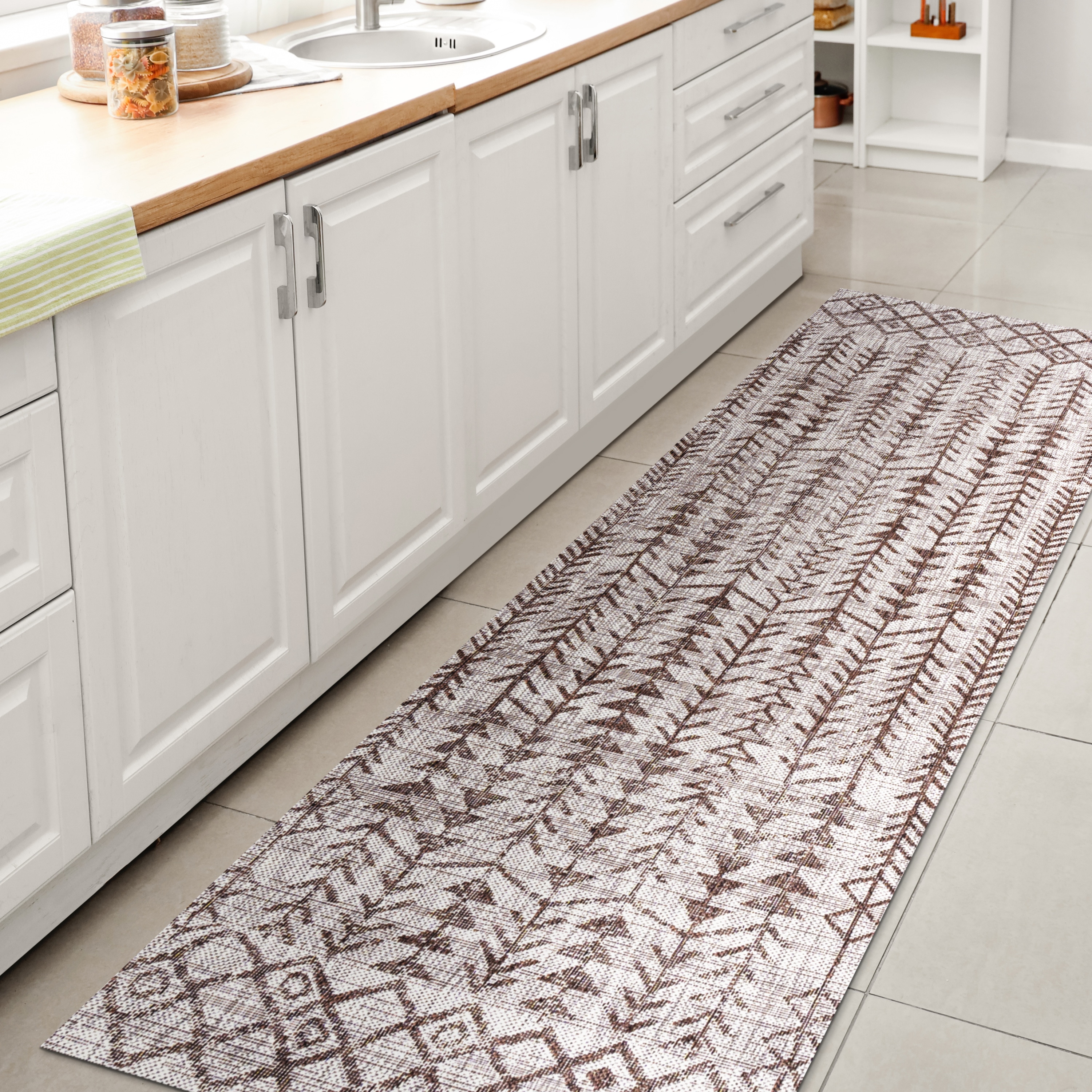 JONATHAN  Y SMB132A-28 Santa Monica Tokay 2 x 8 (ft) Loomed Polypropylene Beige/Brown Rectangular Indoor/Outdoor Trellis Moroccan Runner rug
