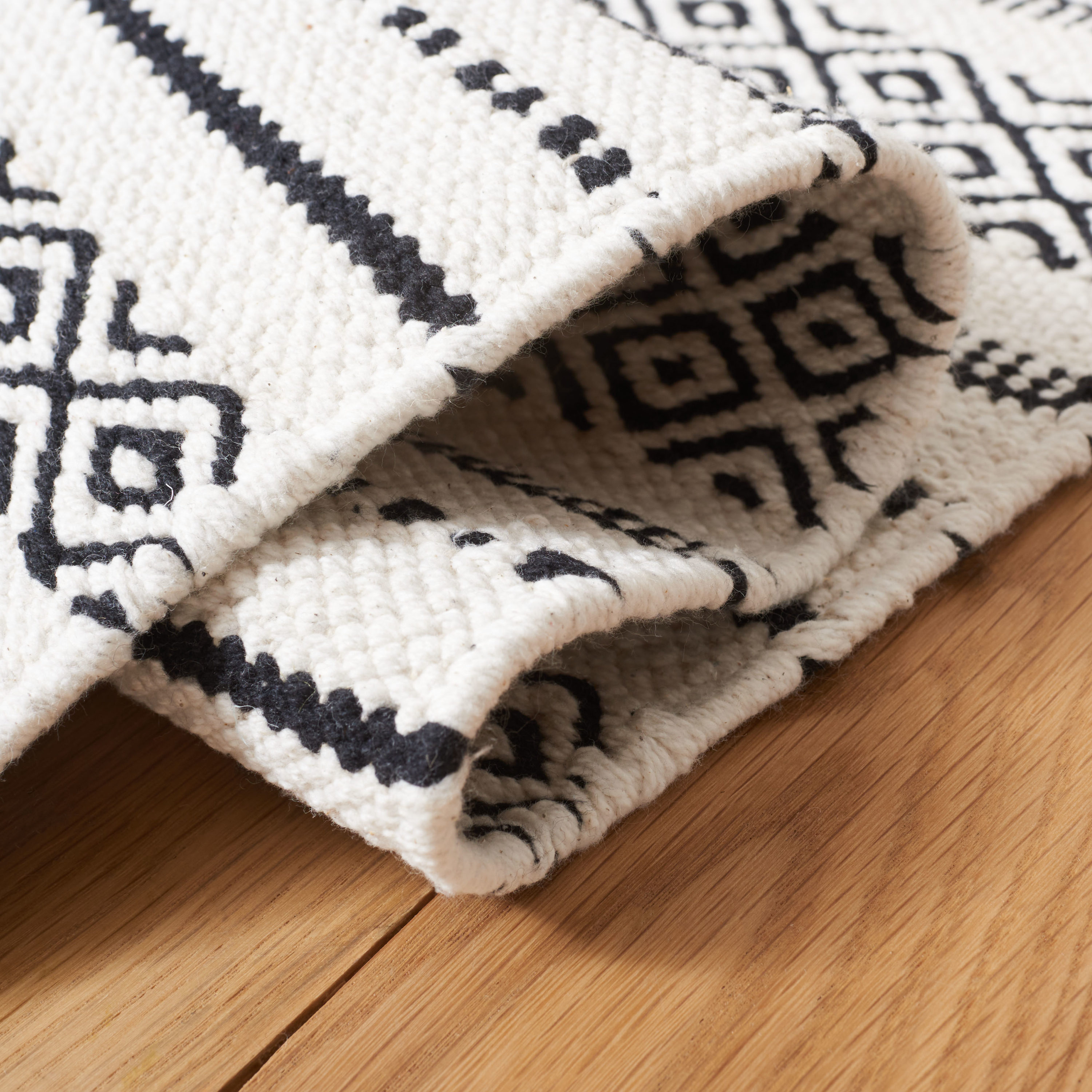 Handmade Black and Ivory Wool Cotton Striped 6' x 9' Area Rug