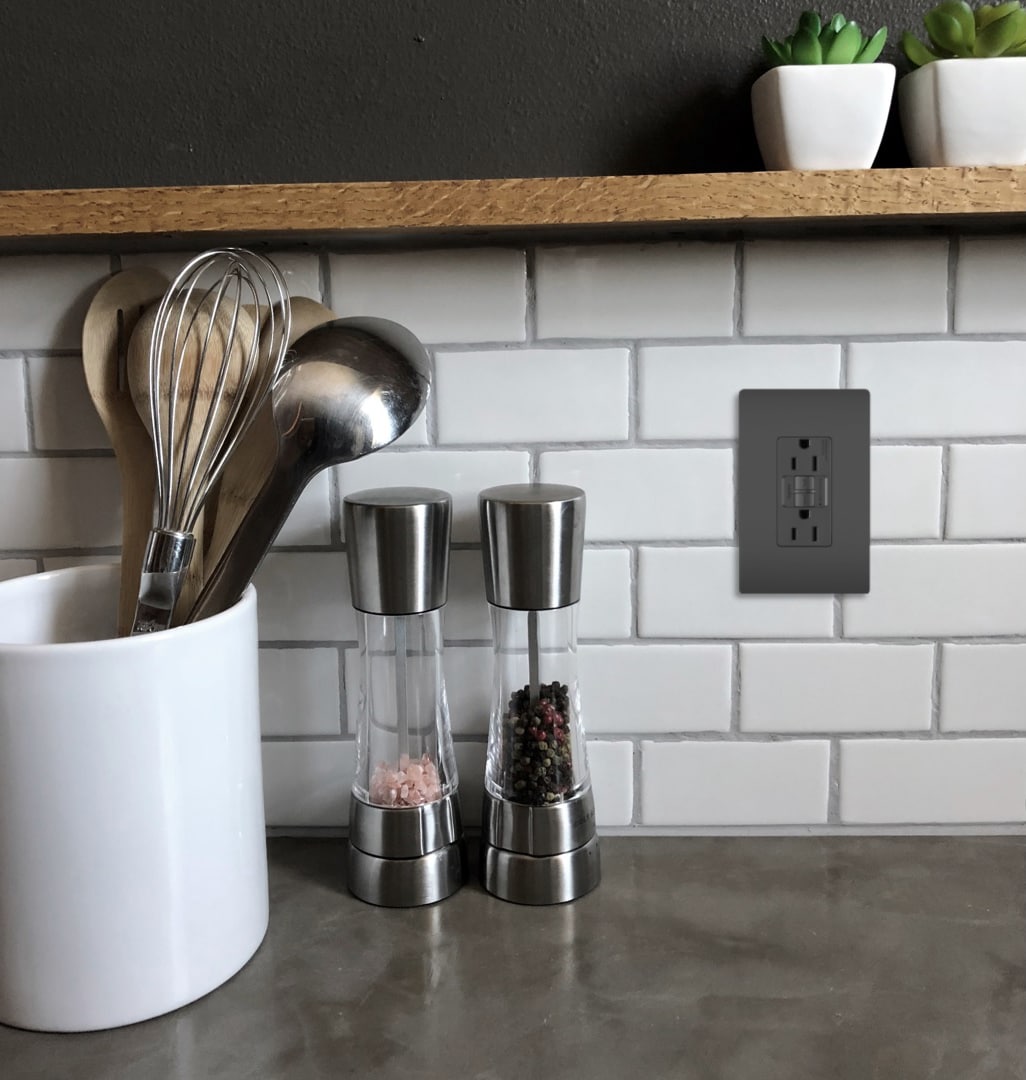 Legrand 1597BKCCD12 receptacles - View #4
