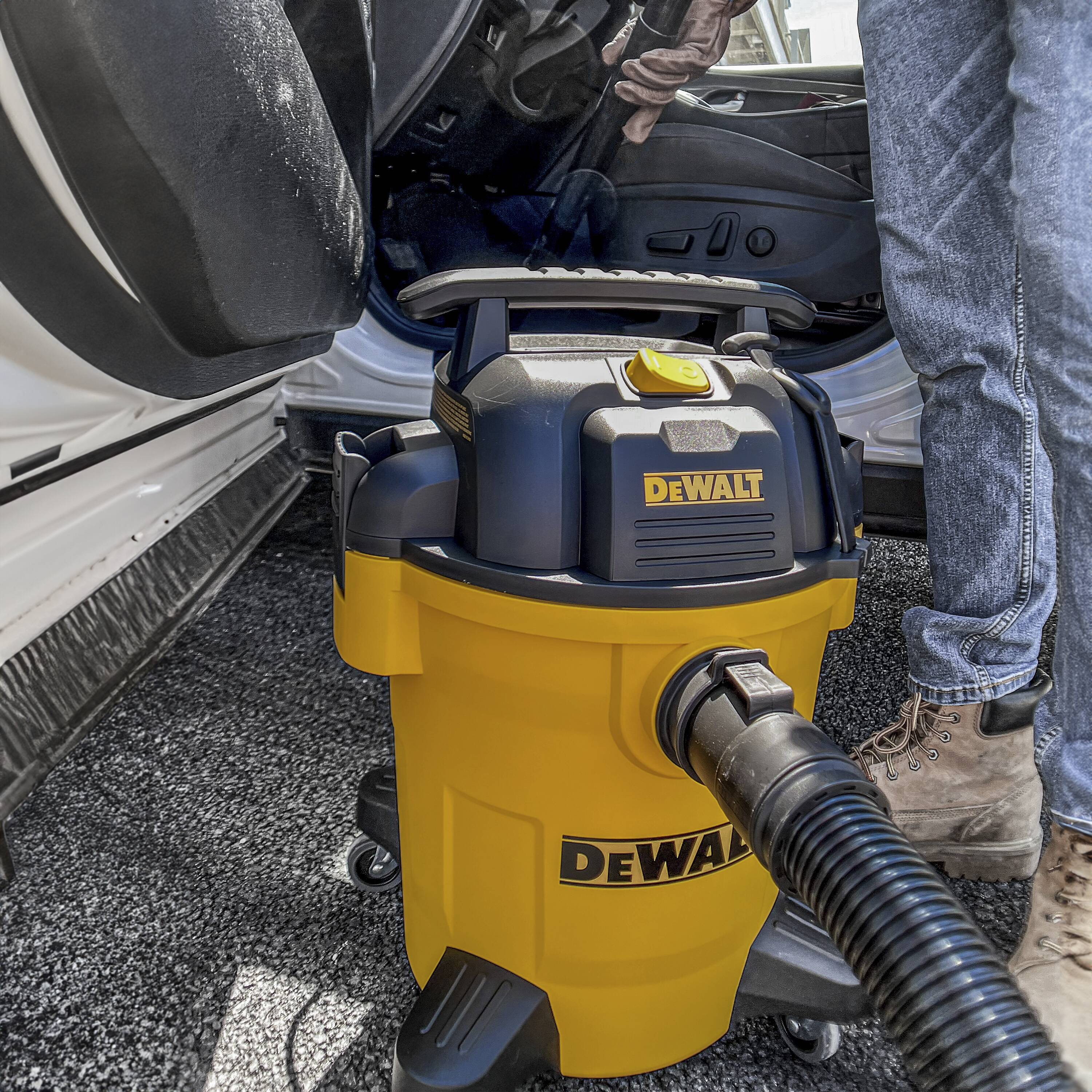 DEWALT Stealthsonic Quiet 9-Gallons 5-HP Corded Wet/Dry Shop Vacuum with  Accessories Included in the Shop Vacuums department at