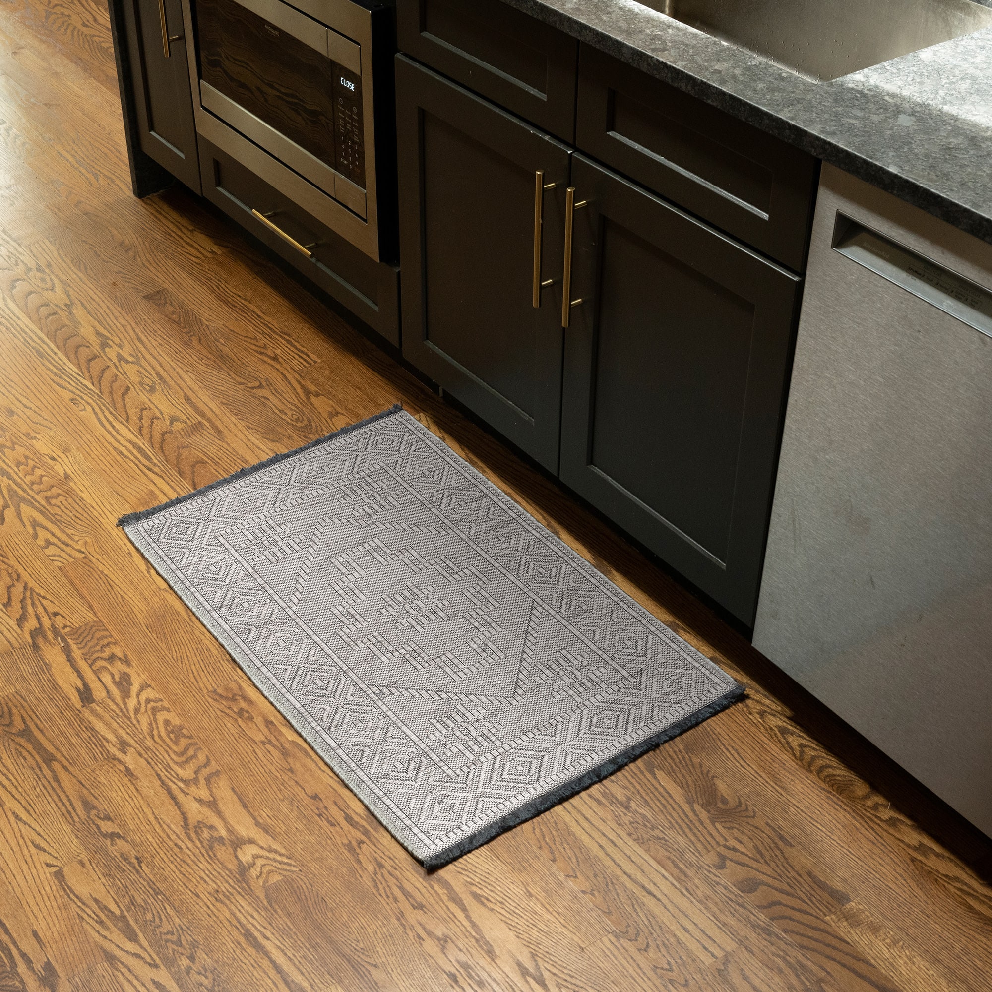 Tayse ALM2468 2X3 Alma 2 x 3 (ft) Loomed Cotton Stone Grey Rectangular Indoor Geometric Mid-Century Modern Machine washable Throw rug