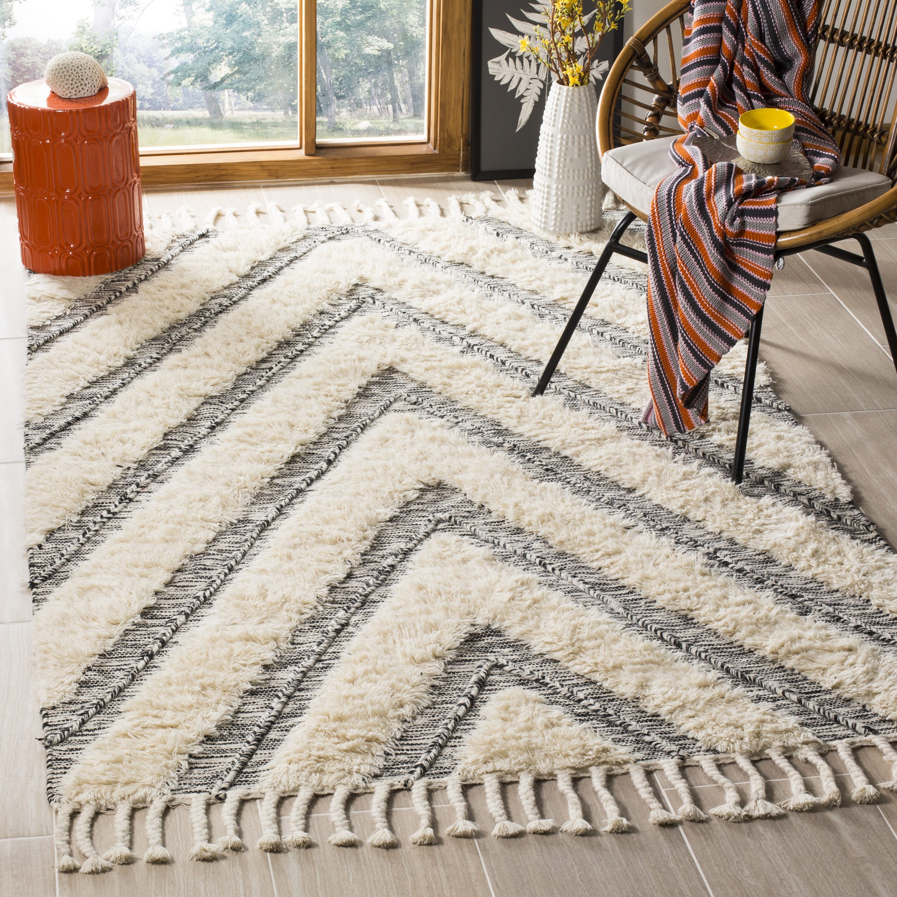 Lenora Hand-Knotted Black Wool Rectangular Rug 5' x 8'