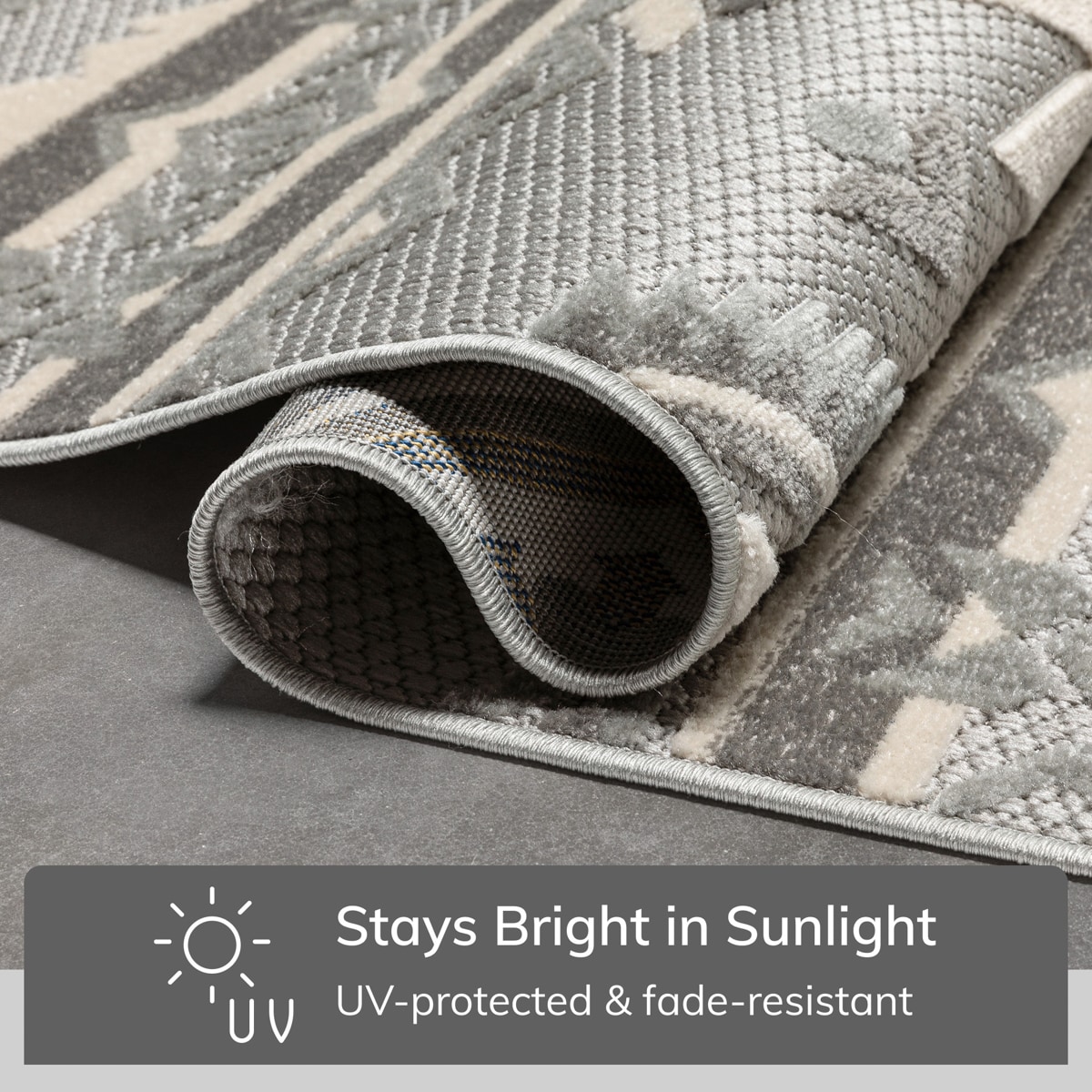 Gray Geometric Pattern Synthetic Indoor/Outdoor Area Rug