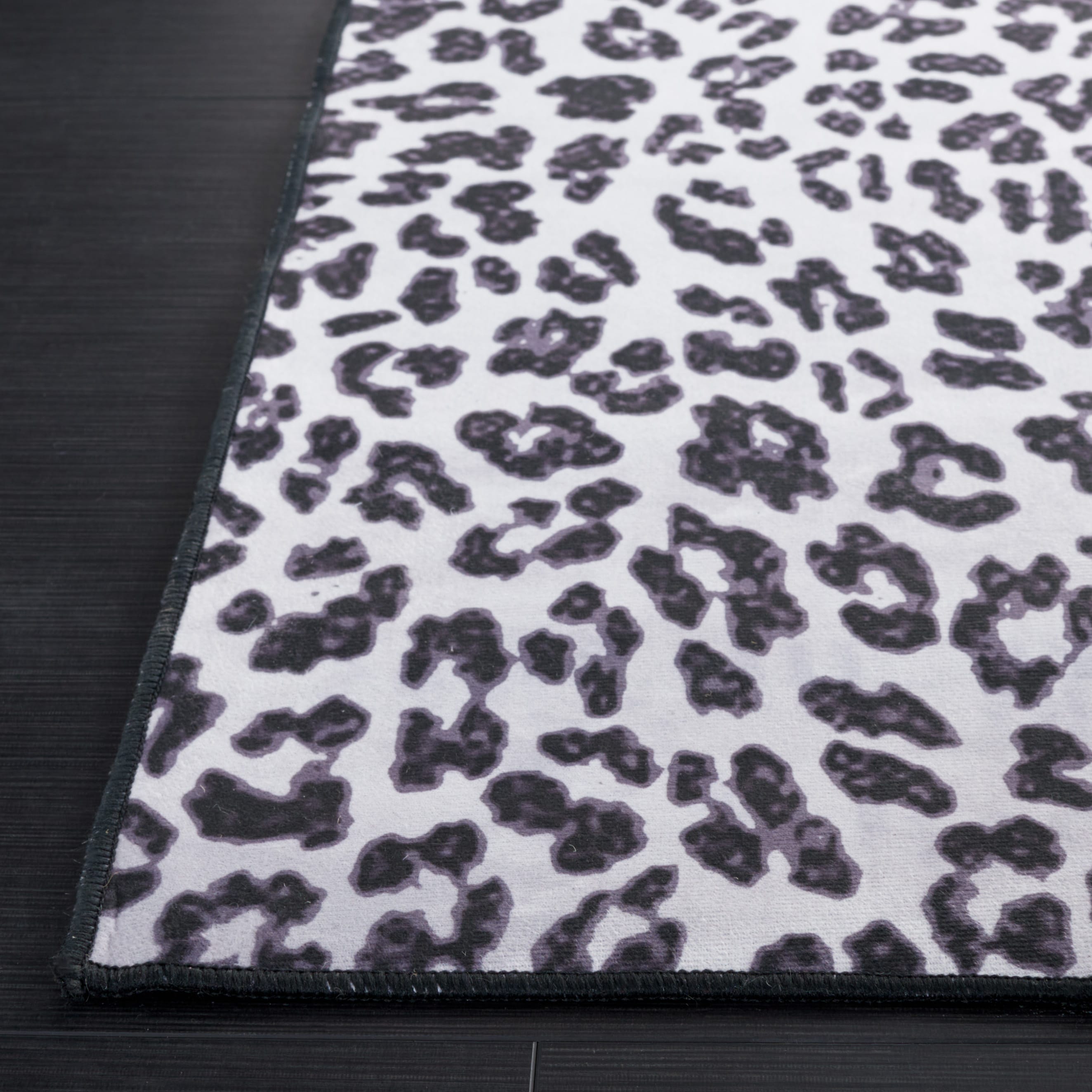 Safavieh FAH505A-6SQ rugs - View #3