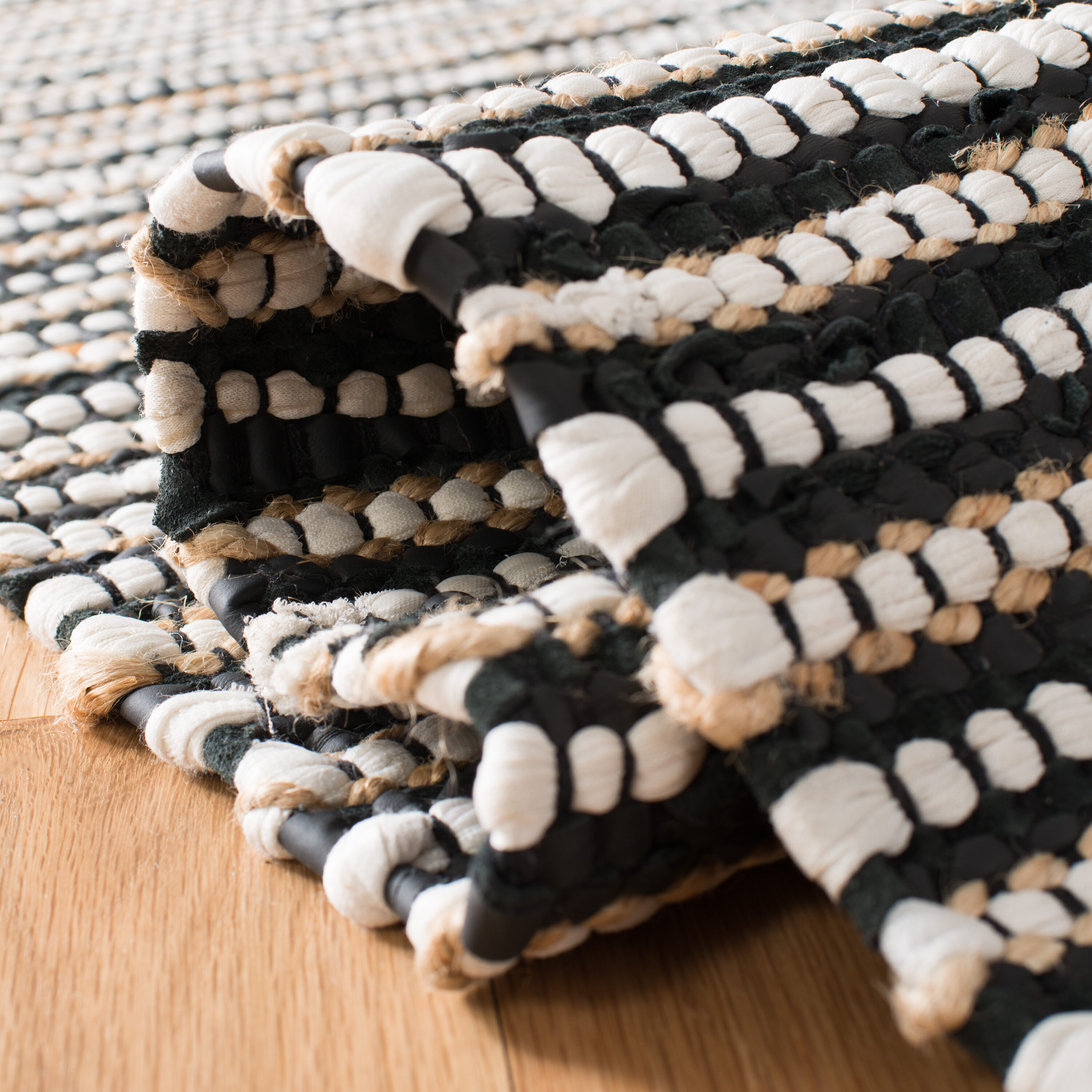Safavieh VTL373G-6SQ rugs - View #3