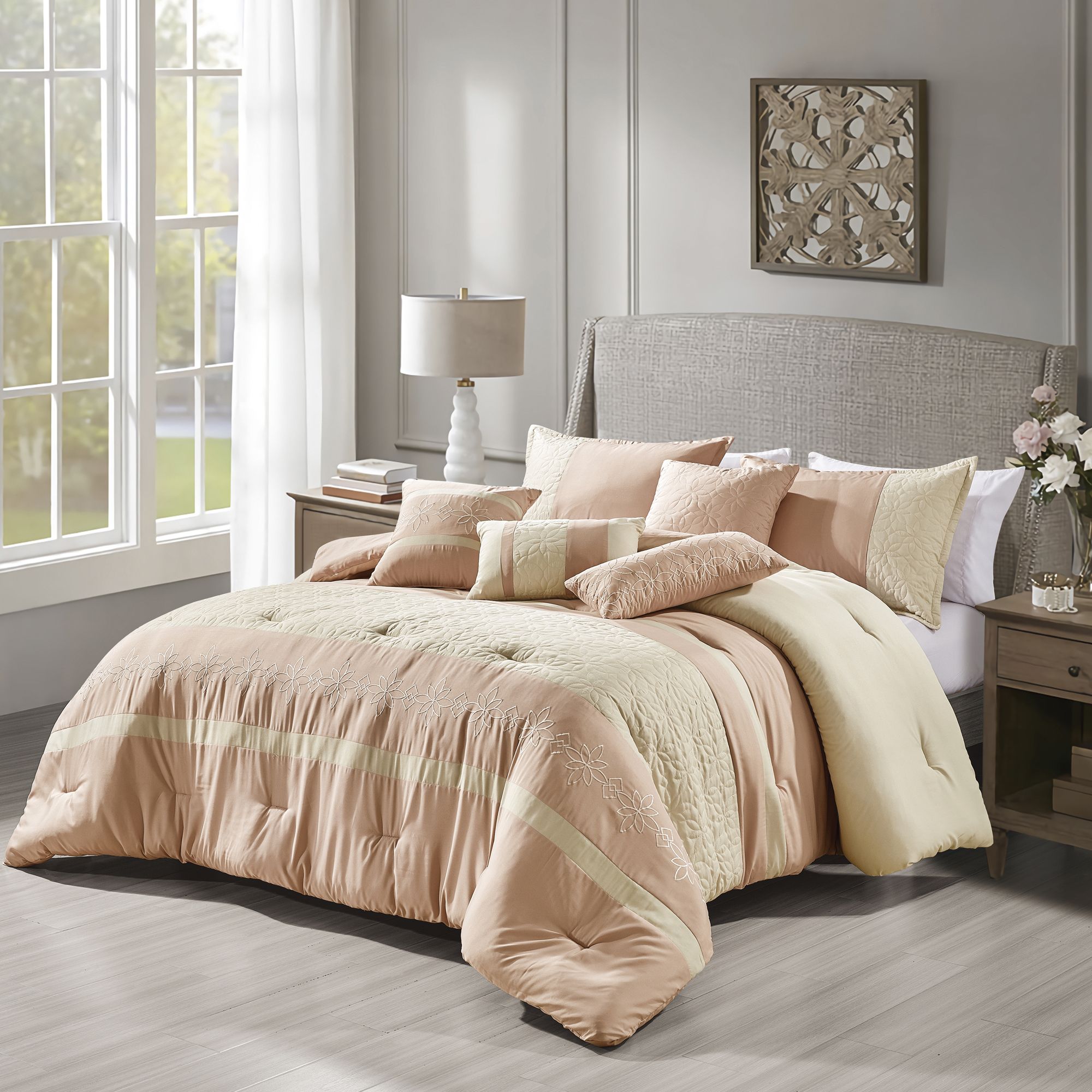 JUSHUA Shadha 7 Pieces Comforter Set