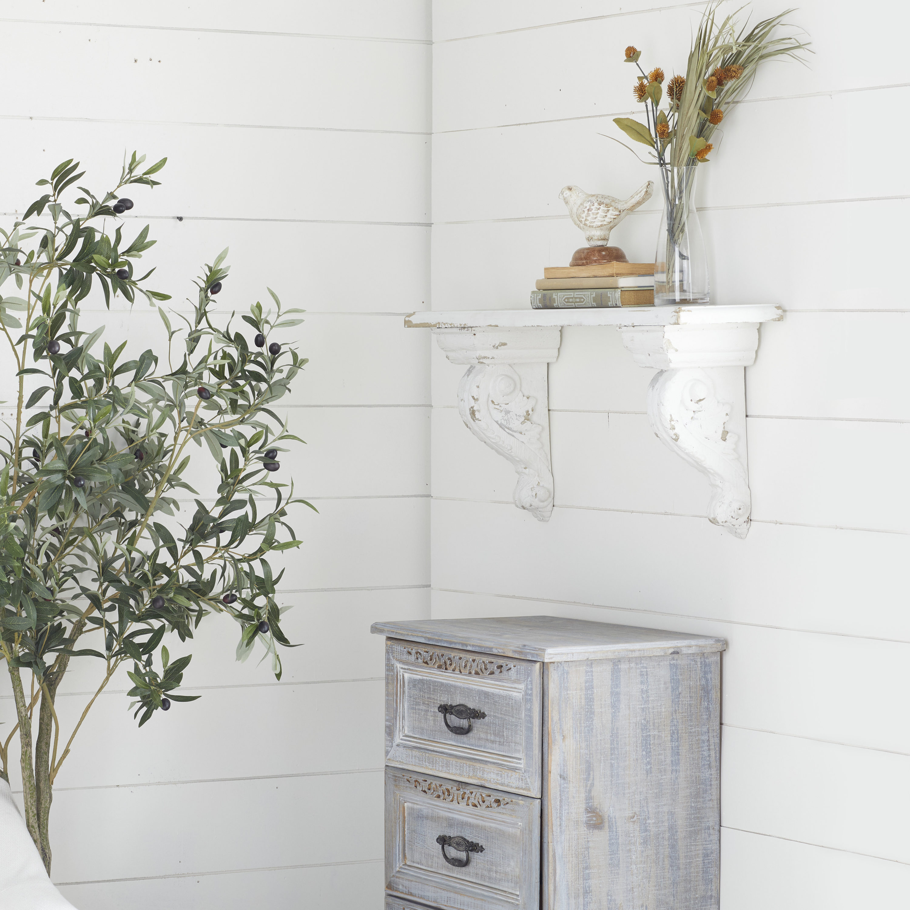 Grayson Lane 91118 31-Inches L x 7-Inches D x 13-Inches H White Farmhouse 1 Shelf Wood Rectangular Floating shelf