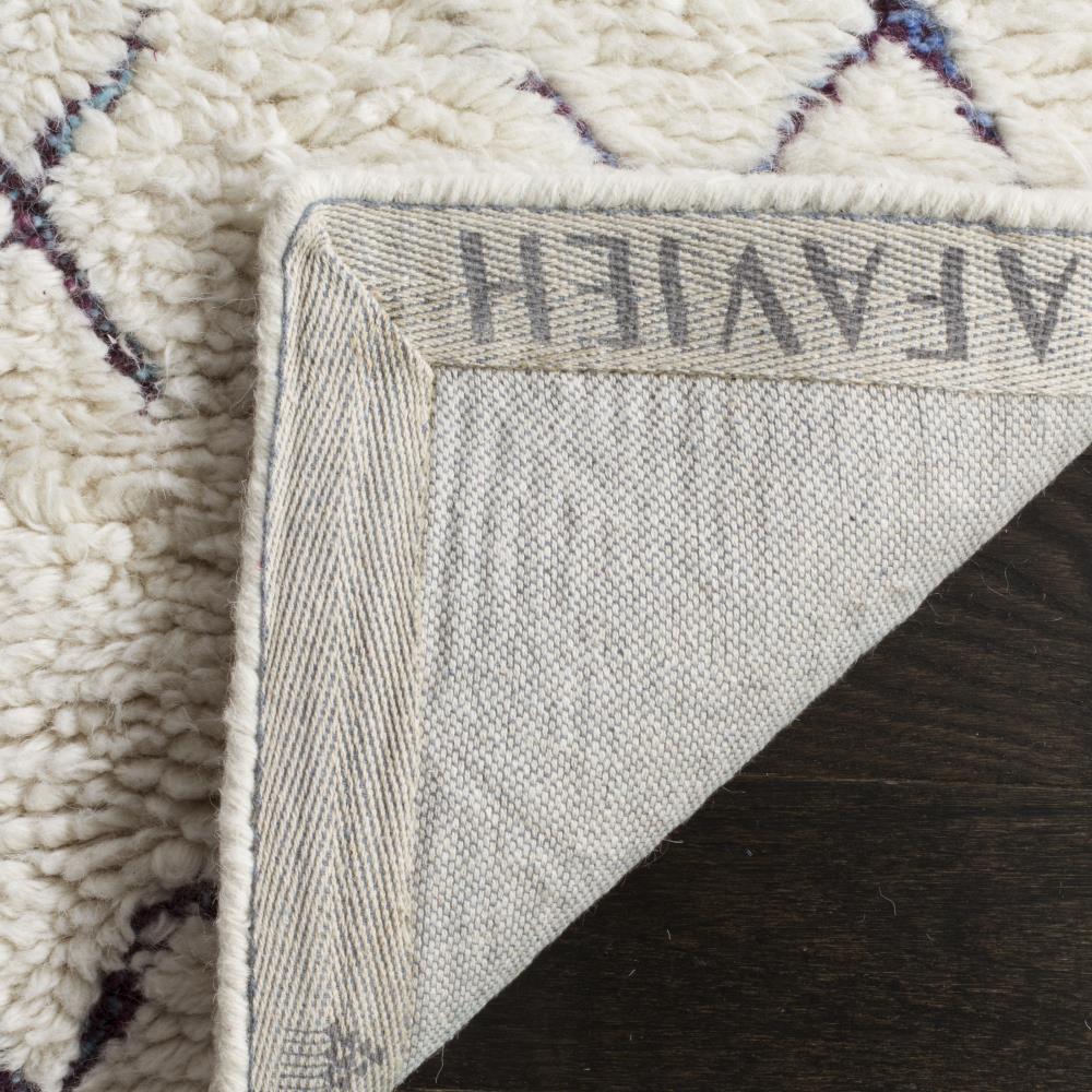 Ivory Shag Wool 4' x 6' Hand-Tufted Aztec Accent Rug