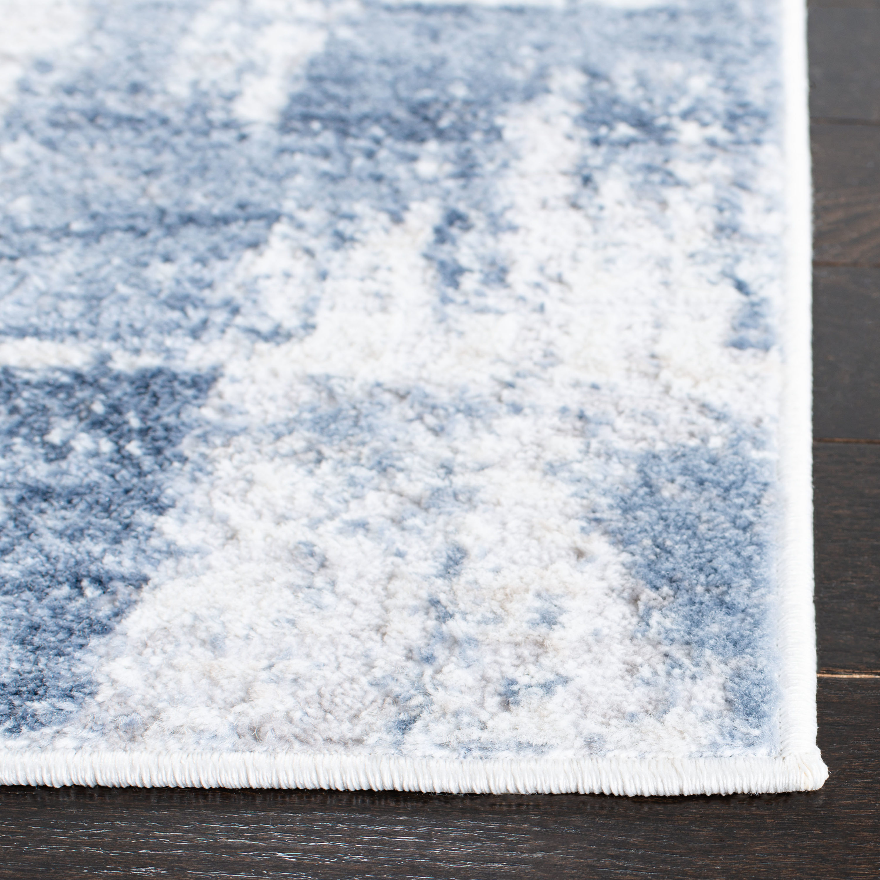 Safavieh ALA786A-7R rugs - View #3