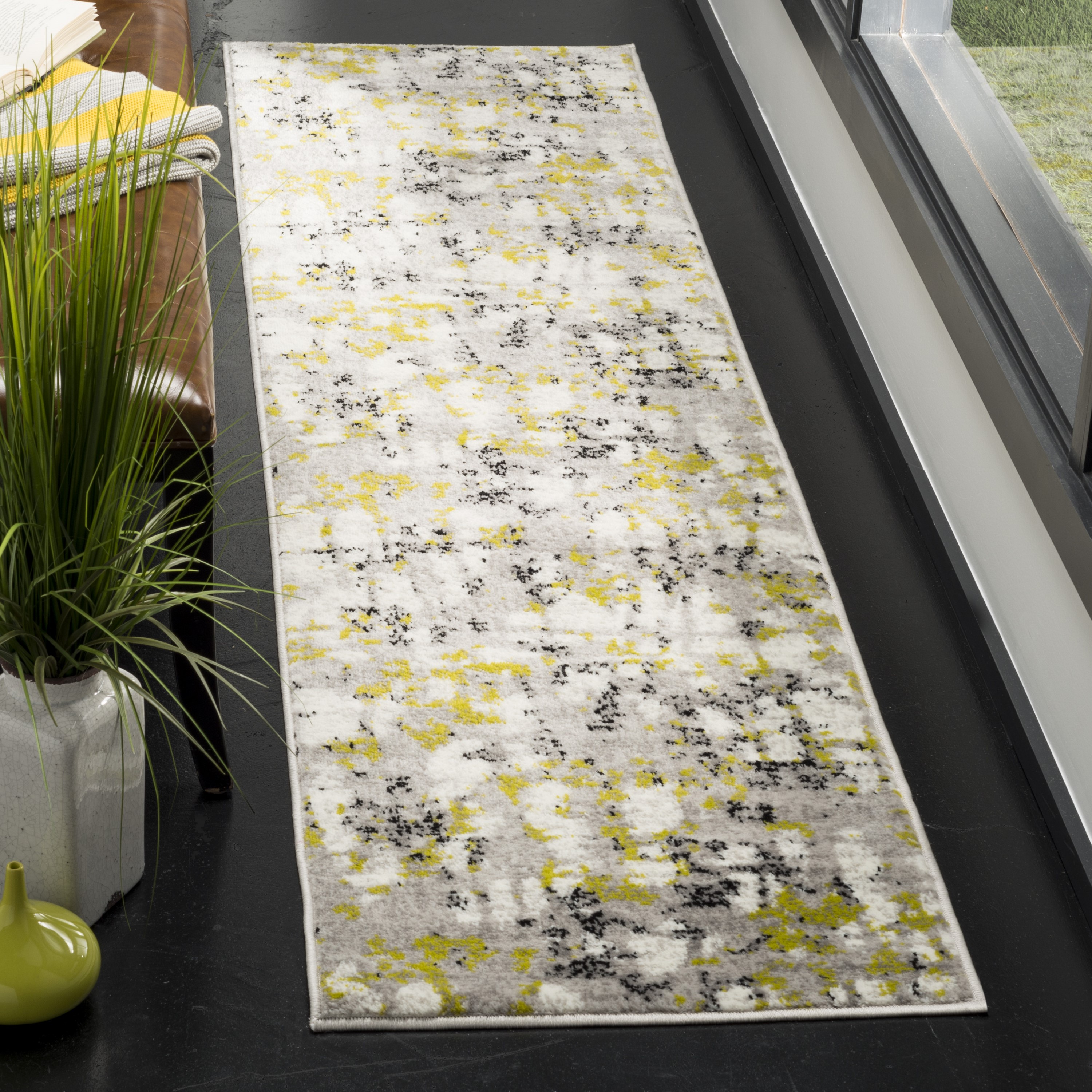 Safavieh SKY193G-28 Skyler Zinca 2 x 8 (ft) Loomed Polypropylene Gray/Green Rectangular Indoor Abstract Runner rug