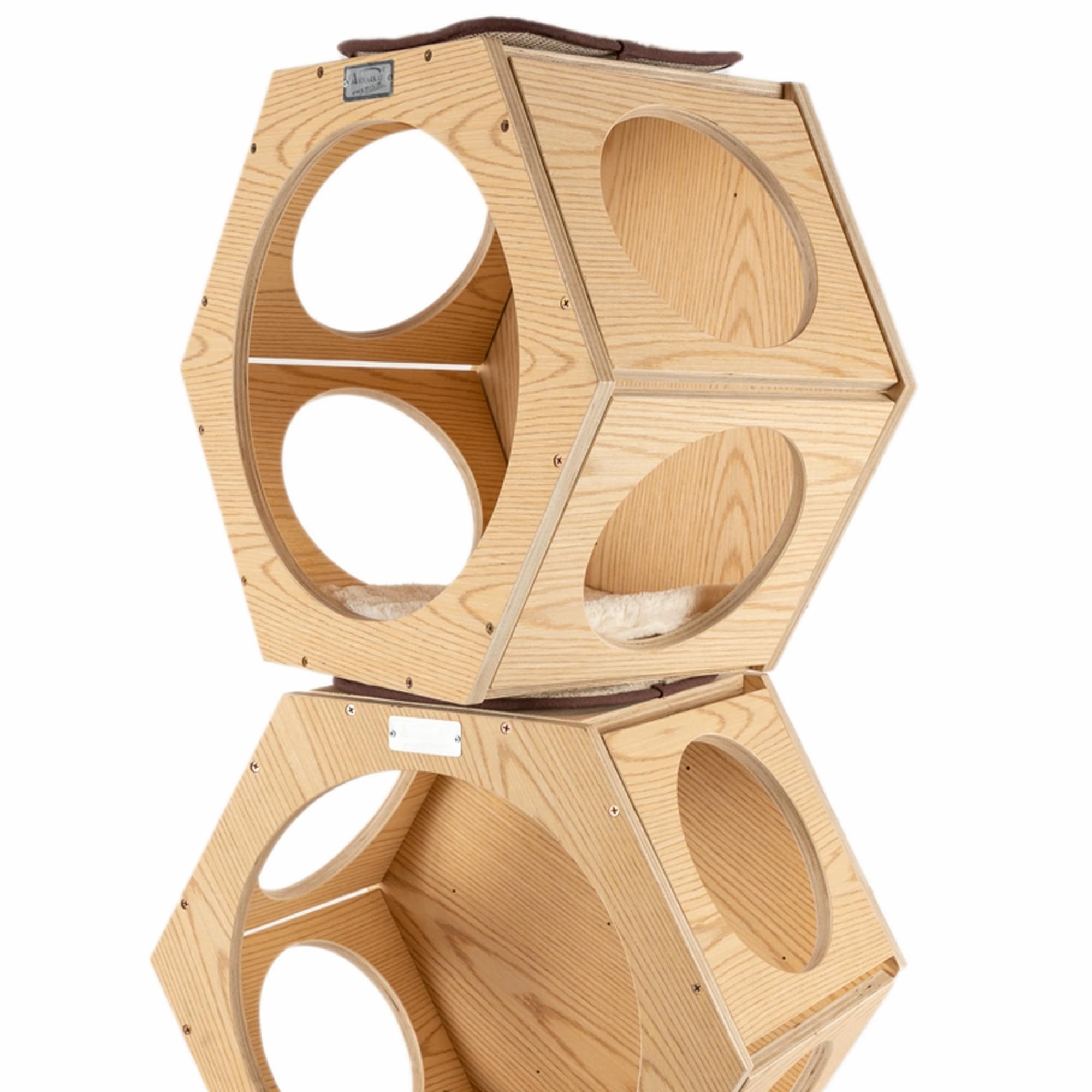 Armarkat 18-in x 12-in Off-white Cat House in the Cat Trees ...