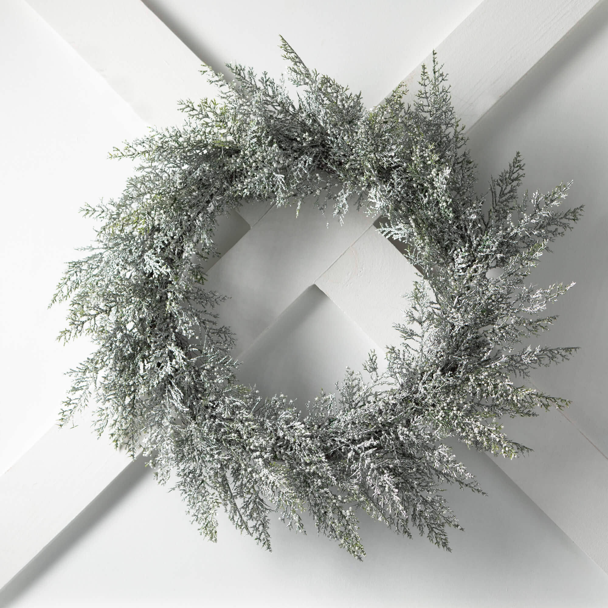 Sullivans WR984 Artificial-Christmas-Wreaths - View #3