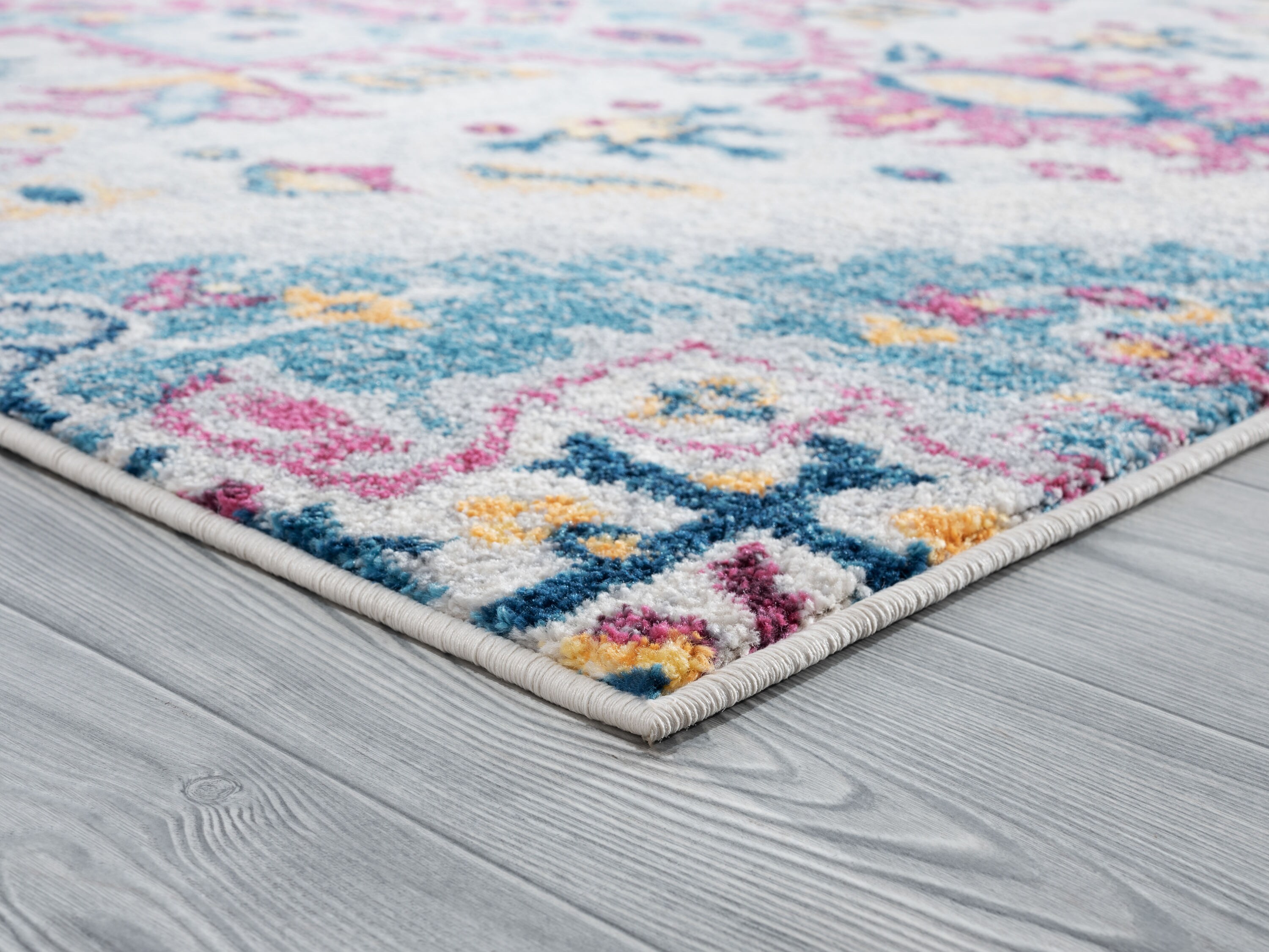 United Weavers Of America 713 21890 24 rugs - View #3