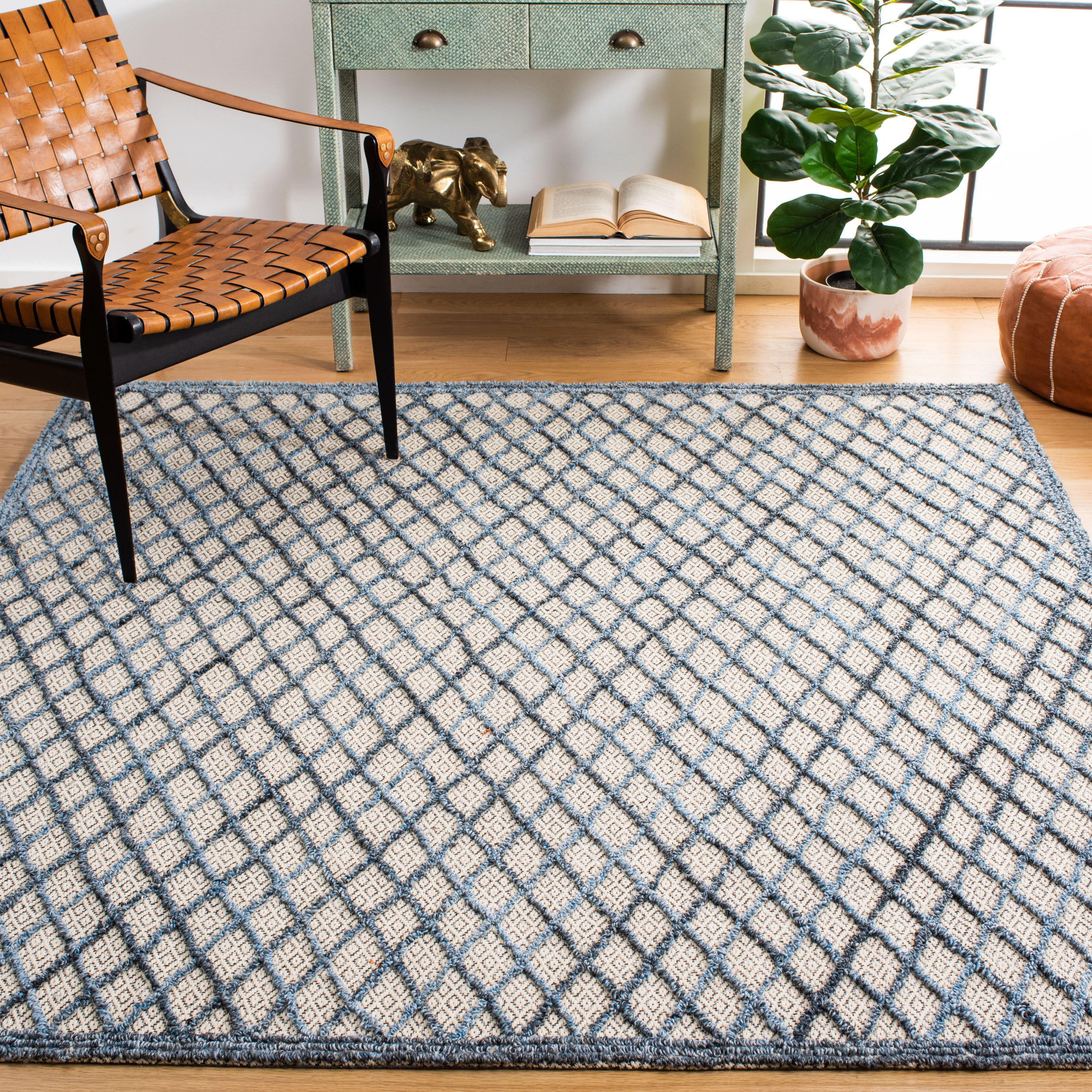Safavieh TRC204M-5 rugs - View #5