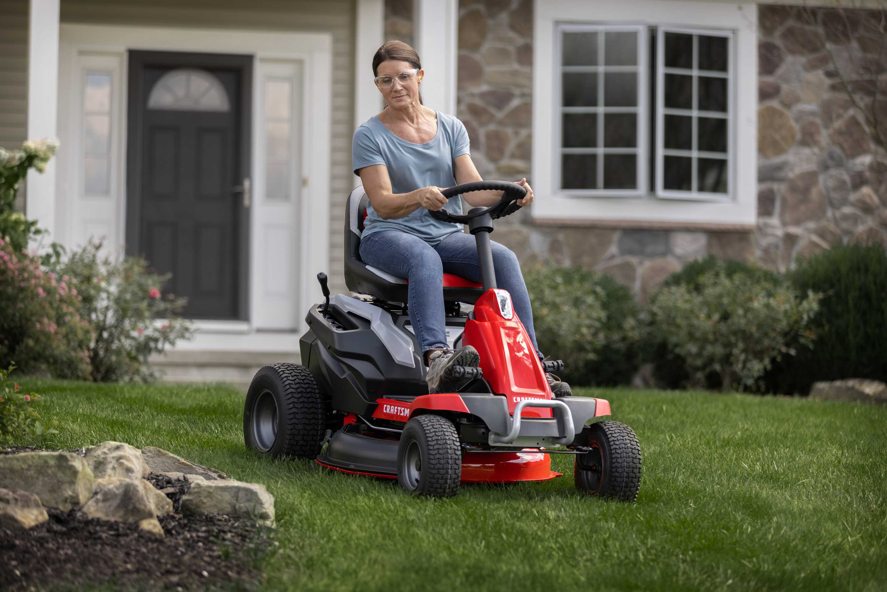 CRAFTSMAN Battery-Powered Mini Riding Mower 30-in Lithium Ion Electric ...